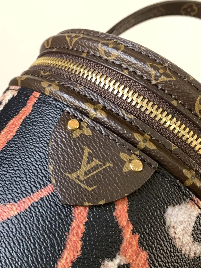 Louis Vuitton Cosmetic Bags TimelessDesign 39281