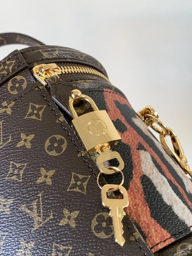 Louis Vuitton Cosmetic Bags TimelessDesign 39281