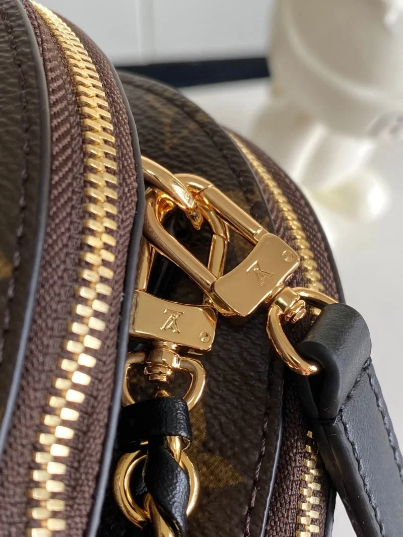 MoistureWicking Louis Vuitton Cosmetic Bags 39267
