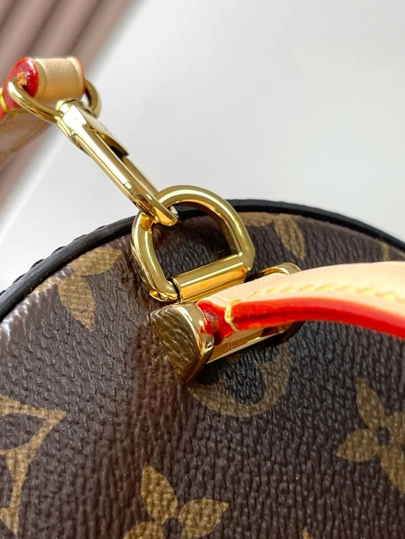 Louis Vuitton Cosmetic Bags Seasonal 38993