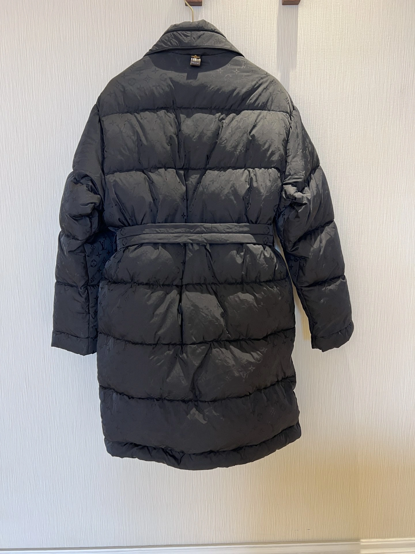 Upgraded Louis Vuitton Down Jackets 139459