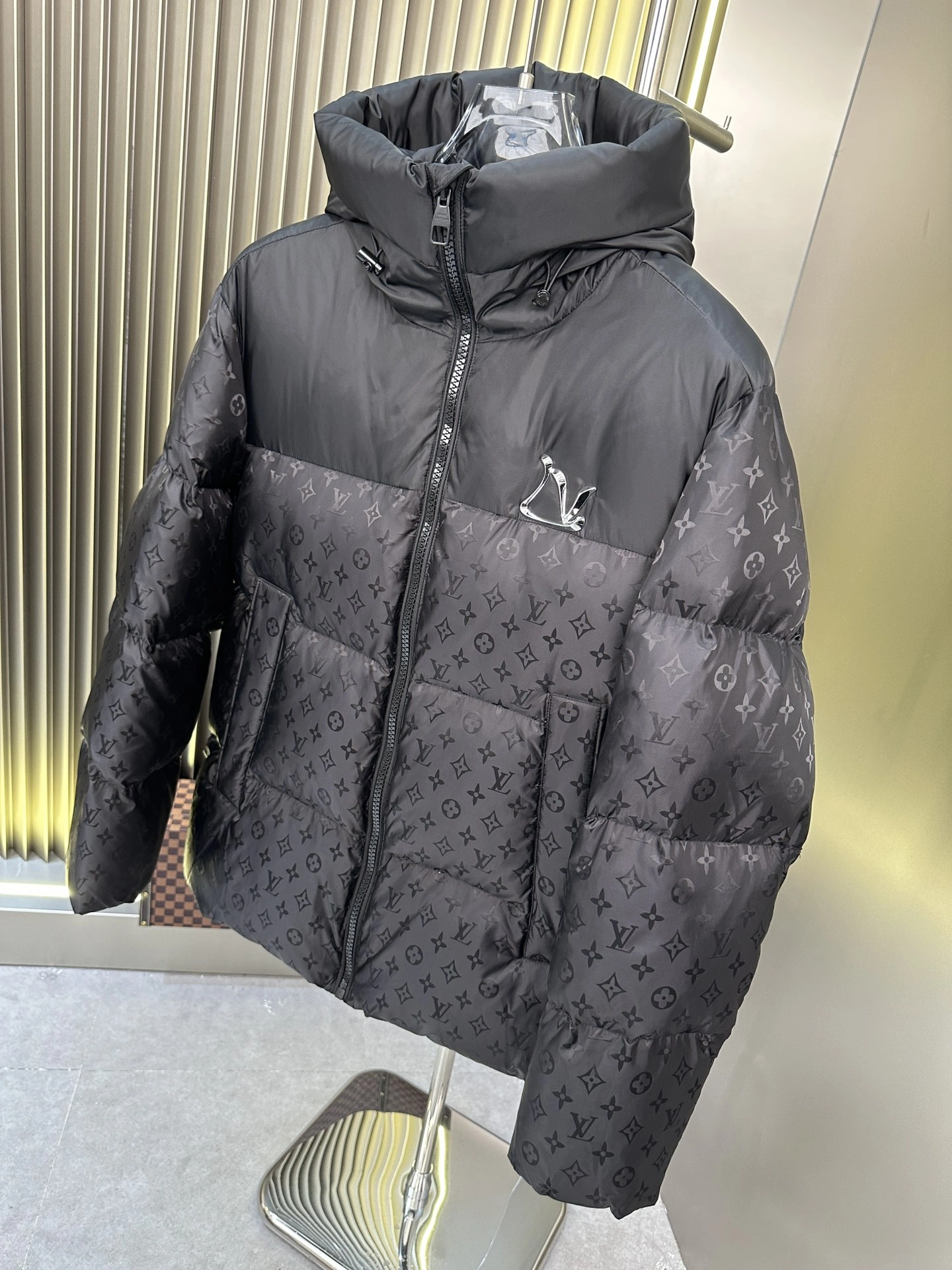 Louis Vuitton Down Jackets SmoothTexture 139461