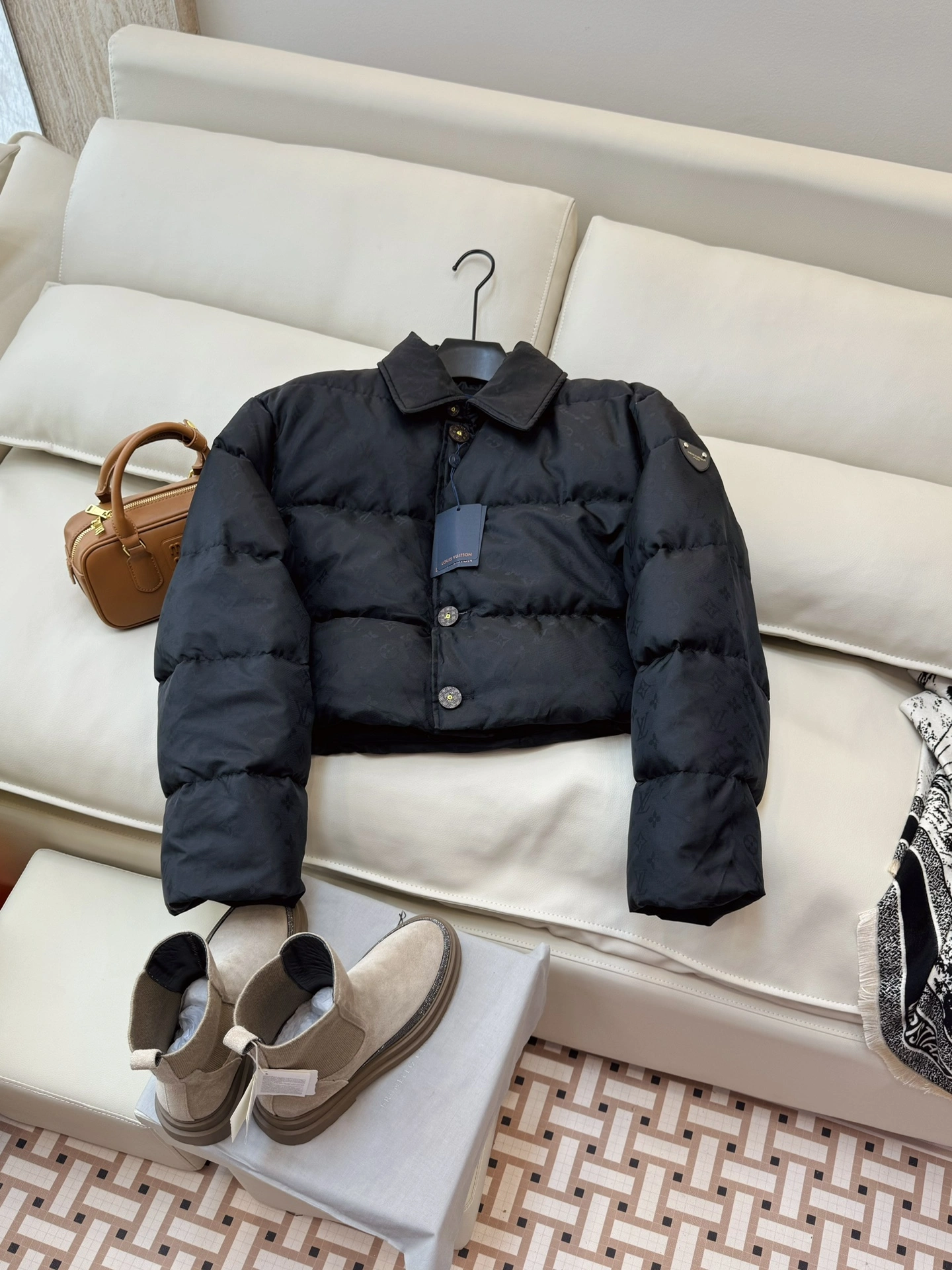 Vibrant Louis Vuitton Down Jackets 139469