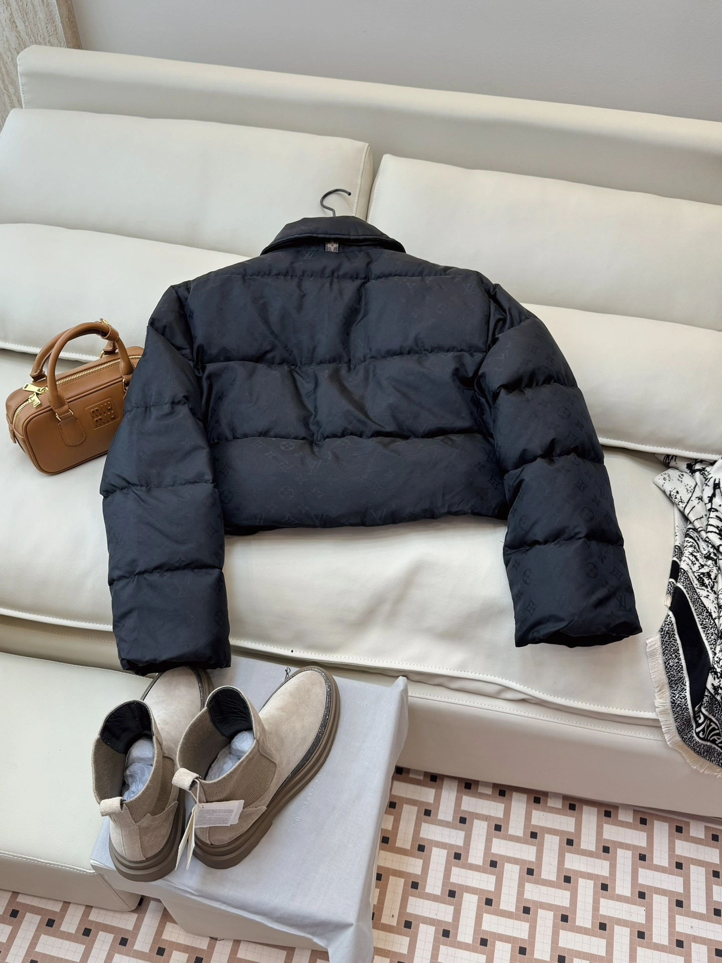 Vibrant Louis Vuitton Down Jackets 139469