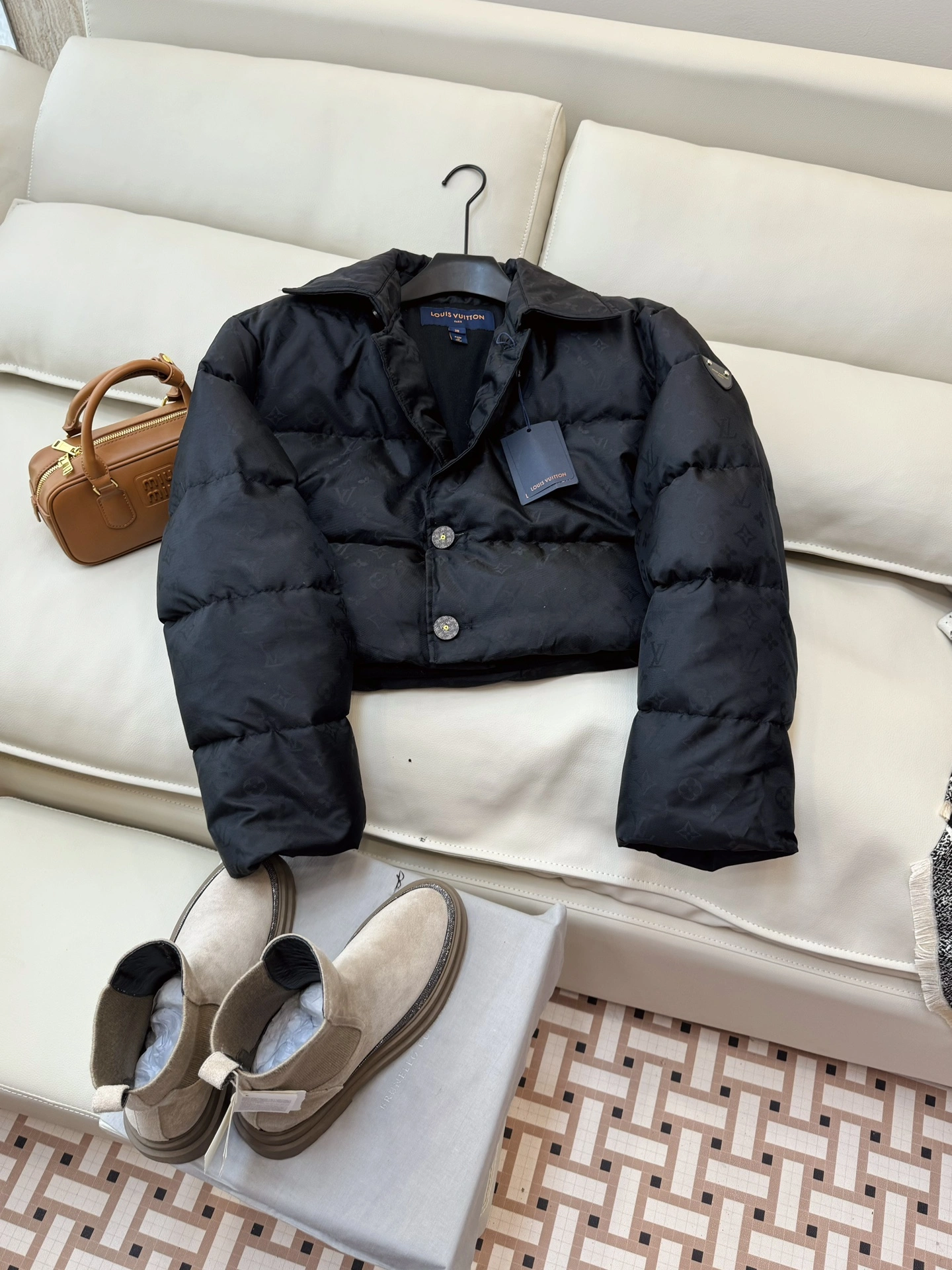 Vibrant Louis Vuitton Down Jackets 139469