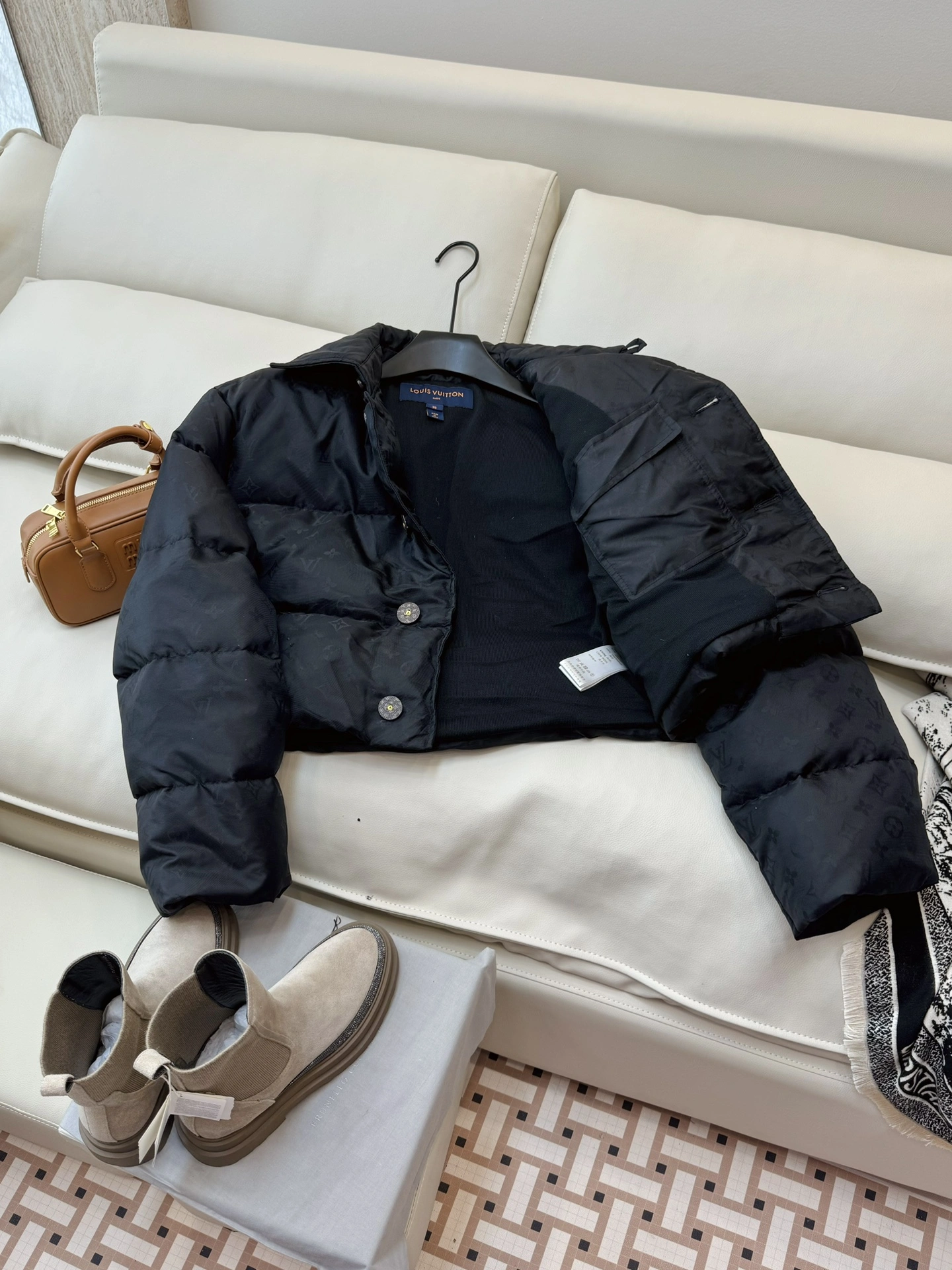 Vibrant Louis Vuitton Down Jackets 139469