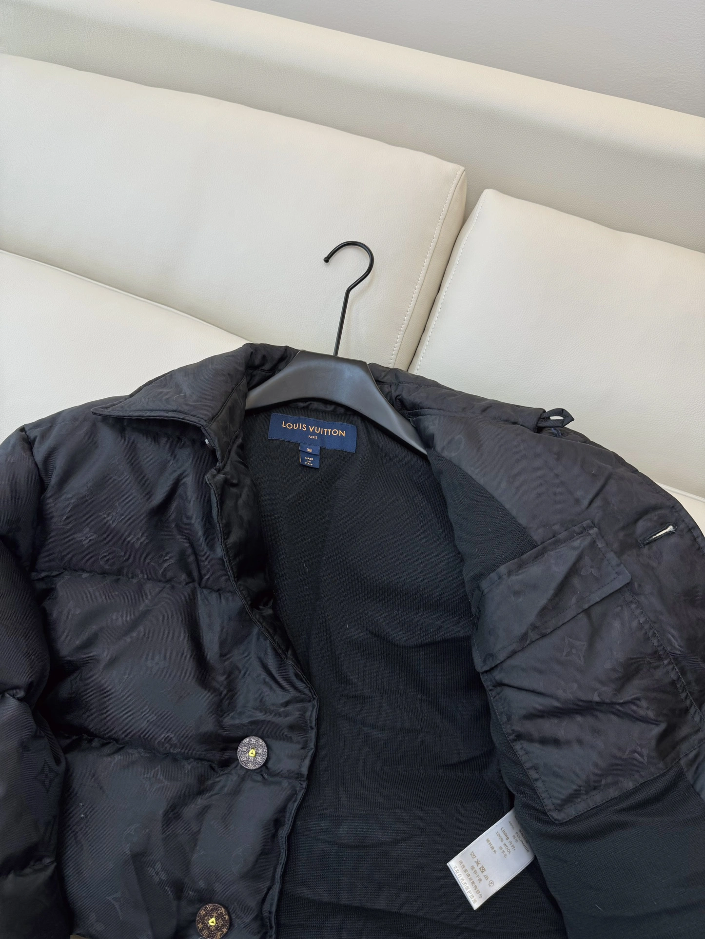 Vibrant Louis Vuitton Down Jackets 139469