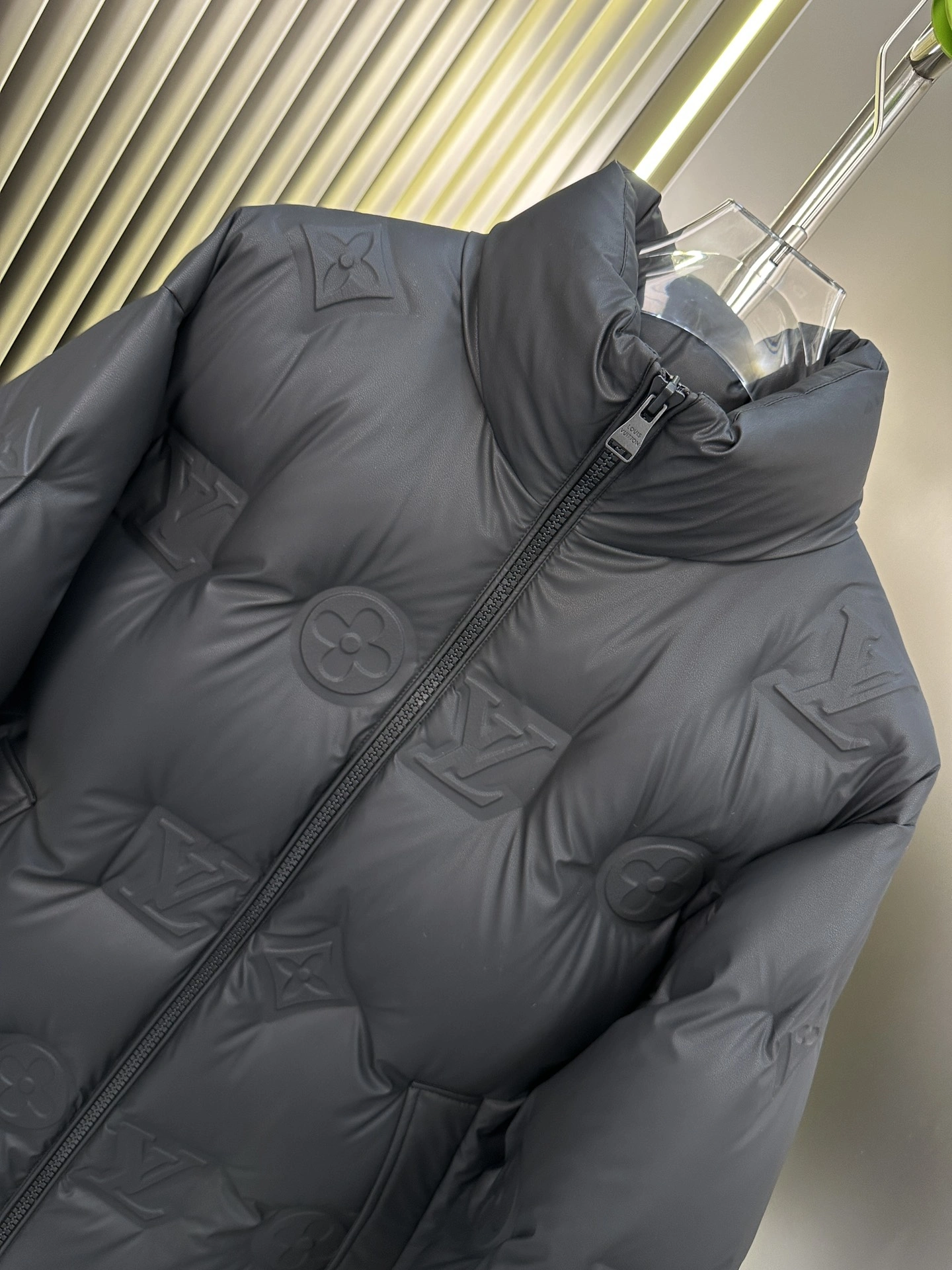 SoftTouch Louis Vuitton Down Jackets 139473