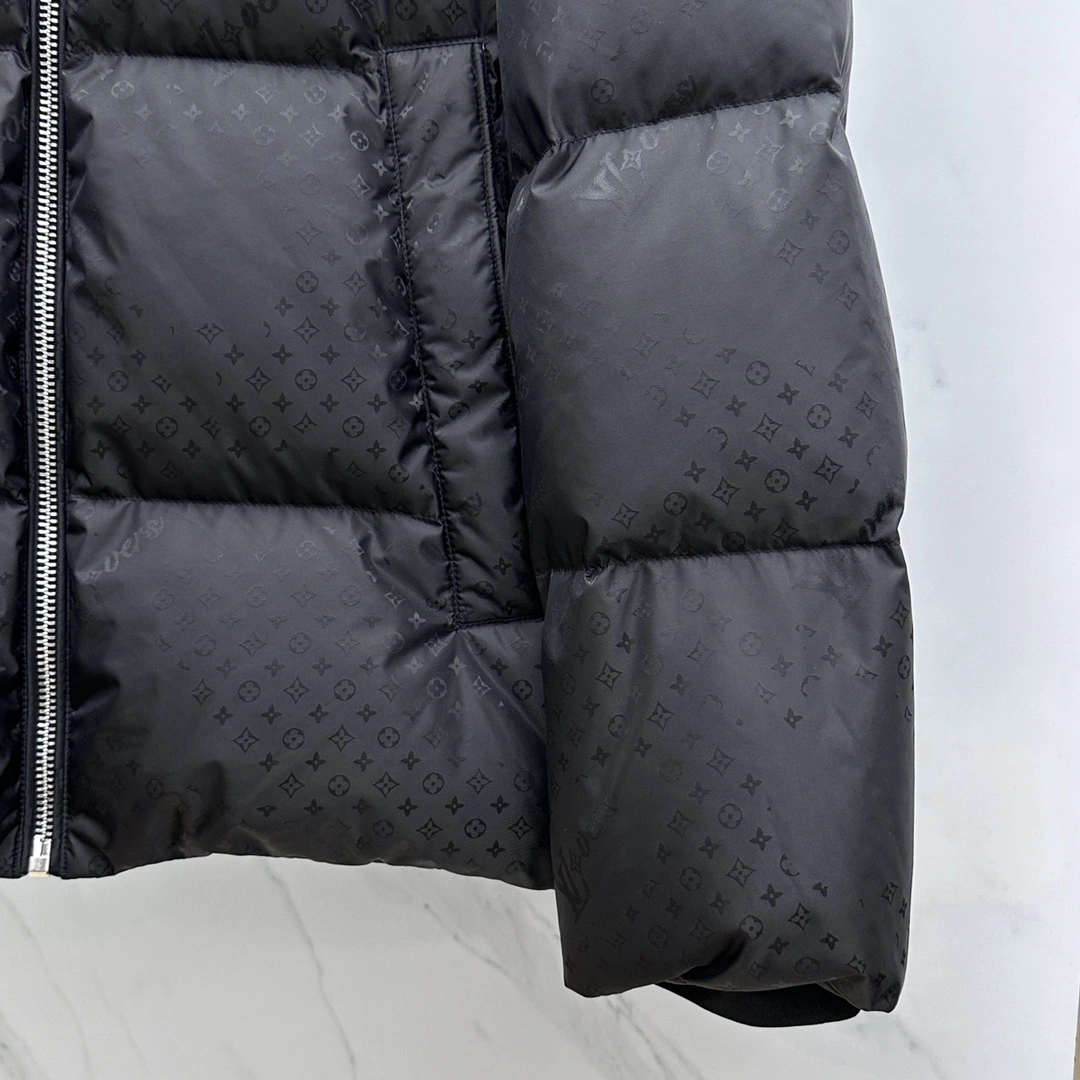 Resilient Louis Vuitton Down Jackets 139478