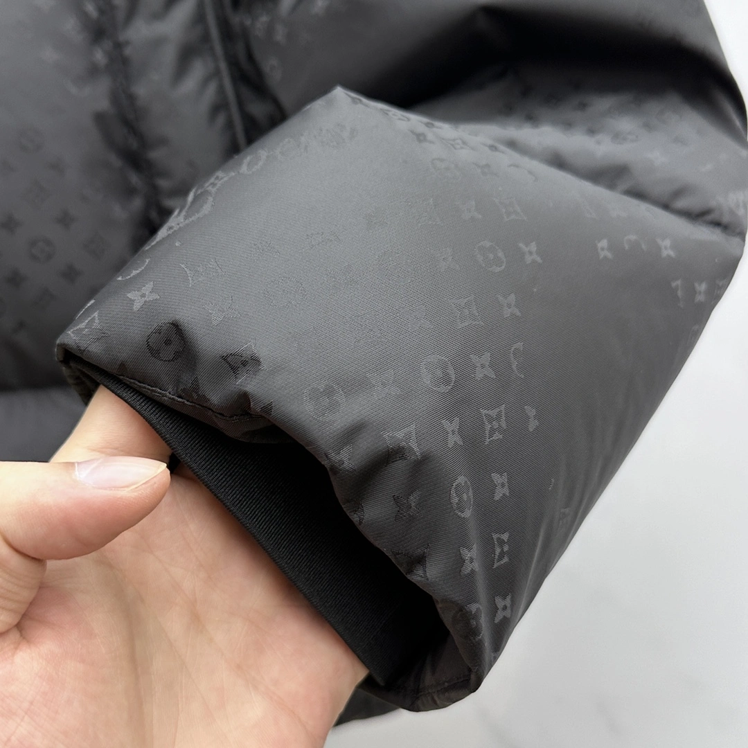 Resilient Louis Vuitton Down Jackets 139478