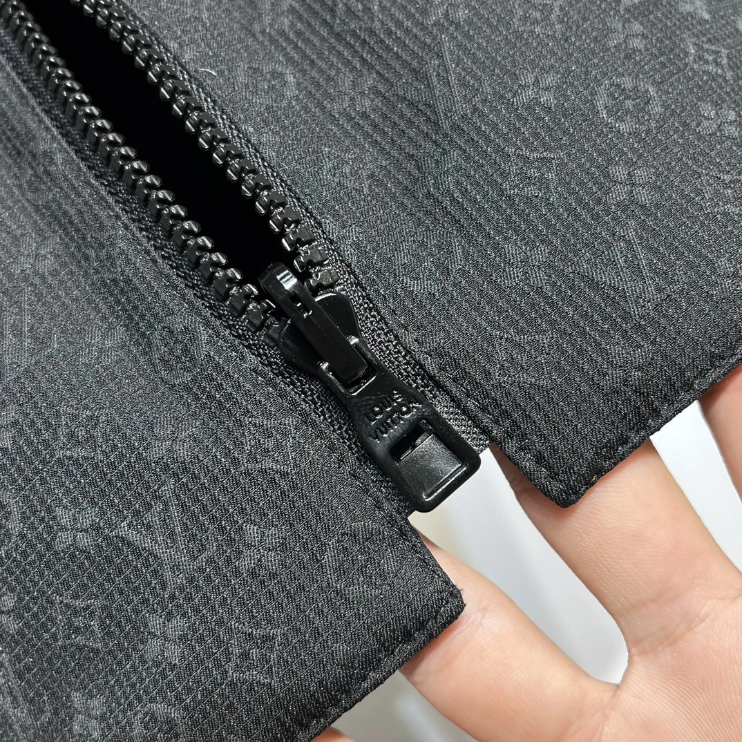 Louis Vuitton Down Jackets UrbanChic 139474