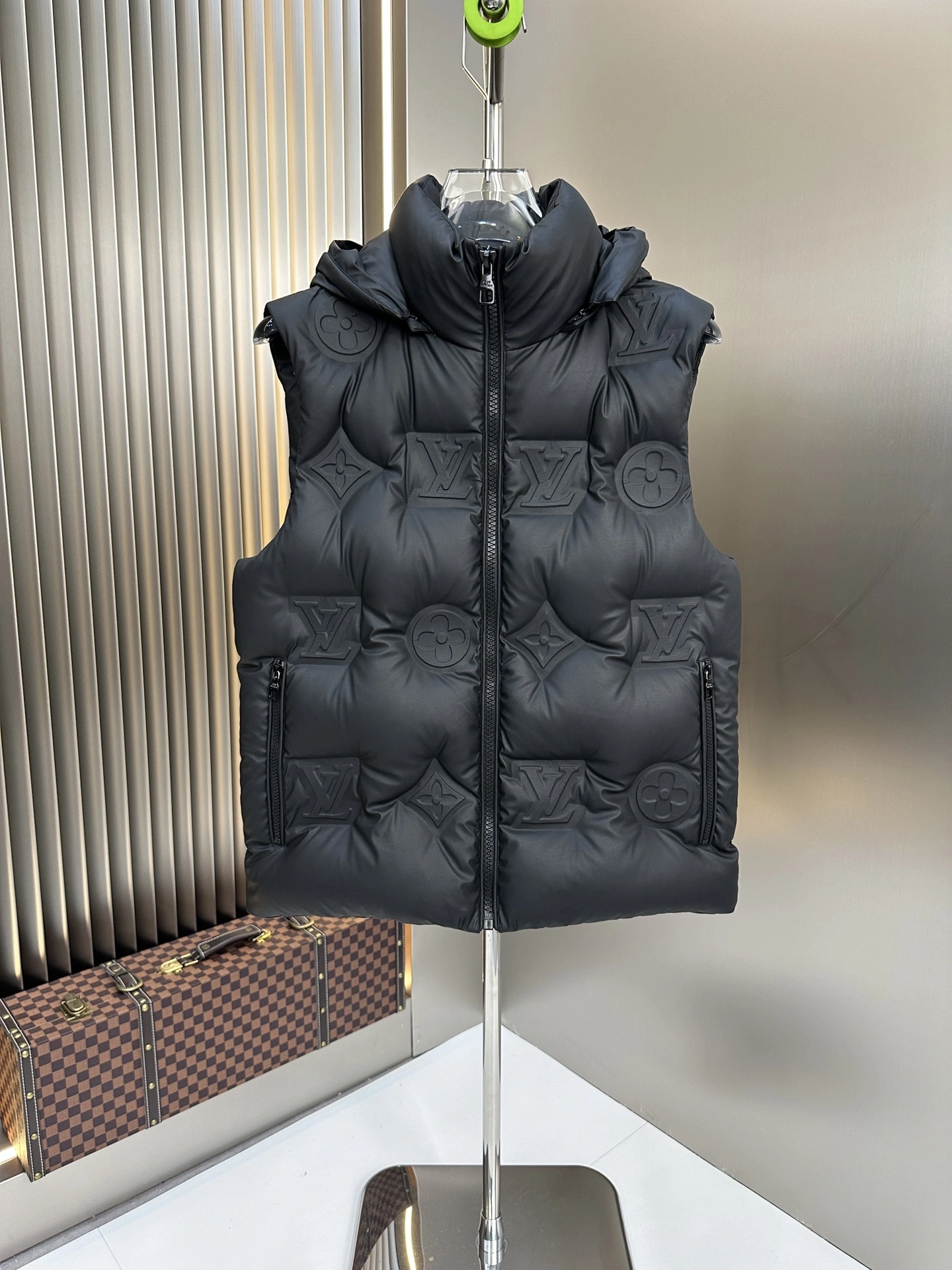 Reliable Louis Vuitton Down Jackets 139460