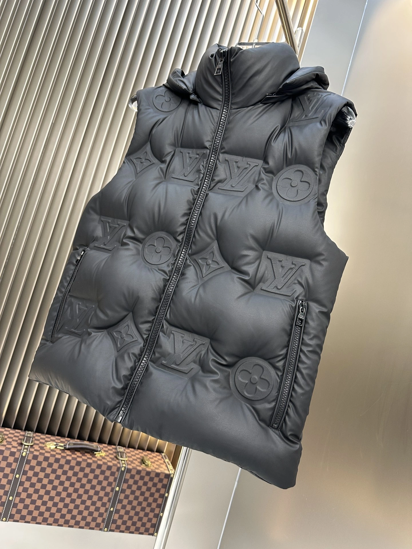 Reliable Louis Vuitton Down Jackets 139460