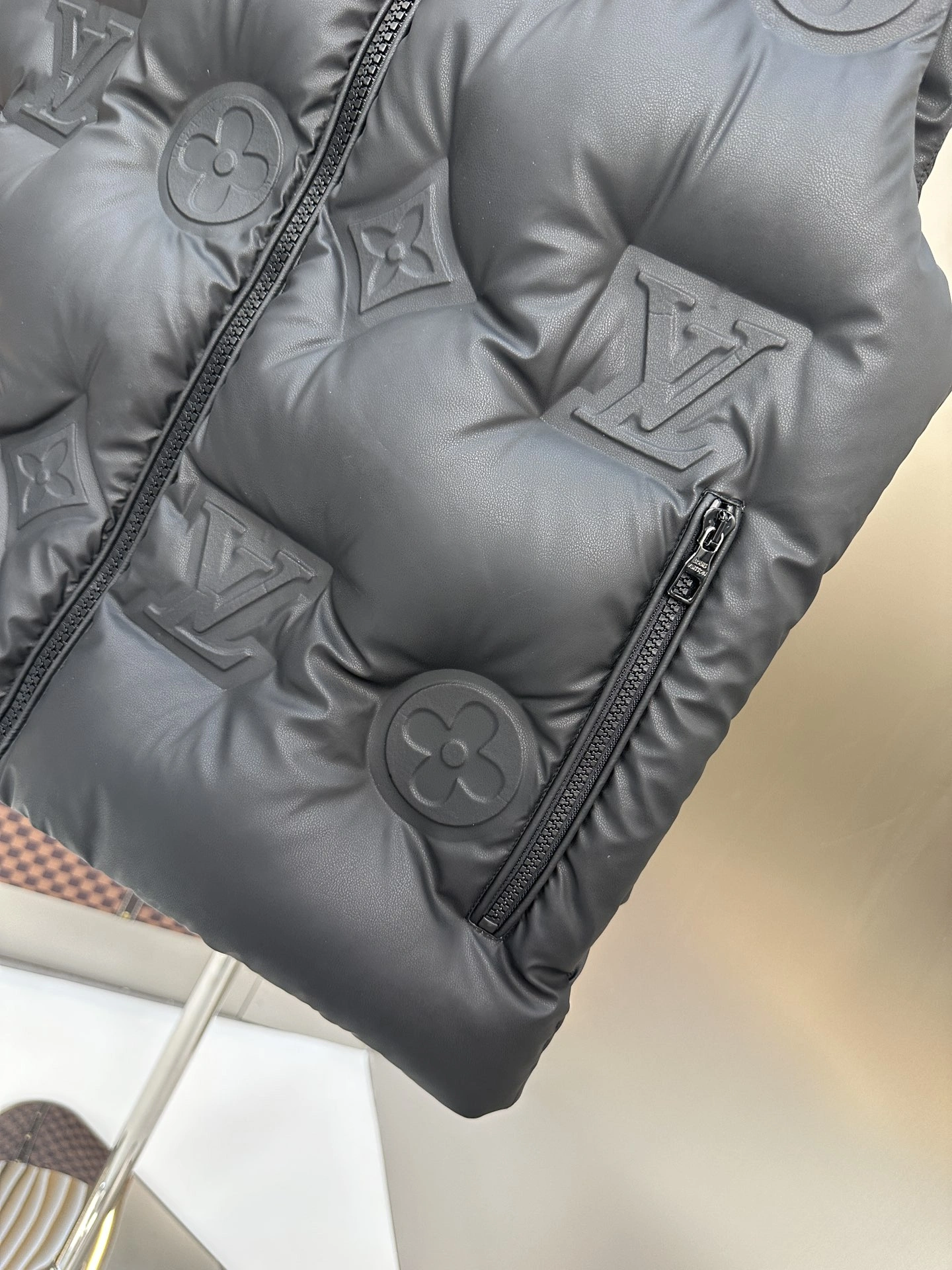 Reliable Louis Vuitton Down Jackets 139460