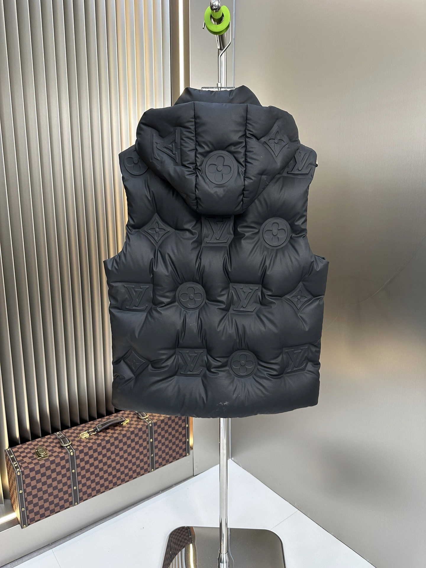 Reliable Louis Vuitton Down Jackets 139460