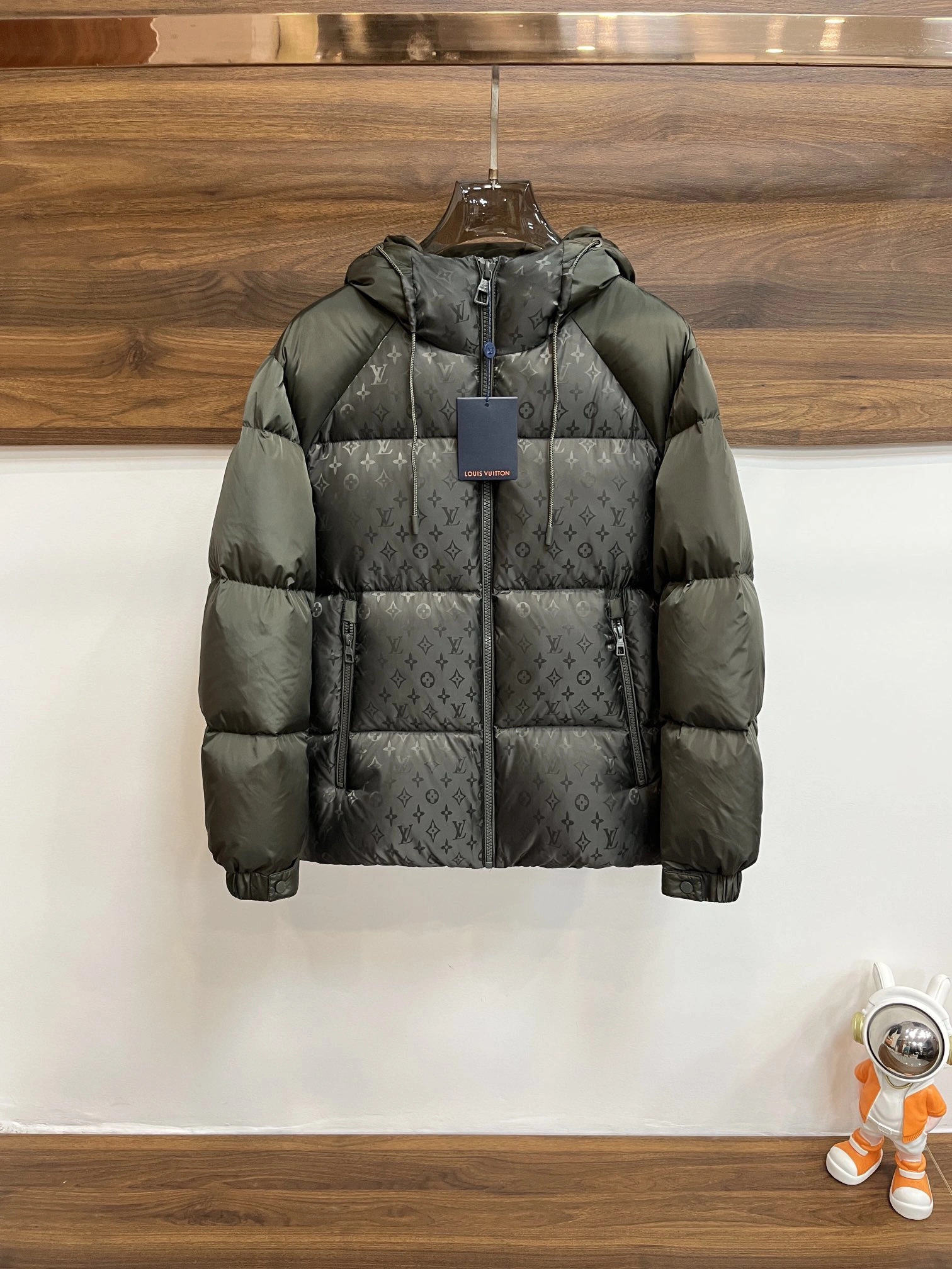 BestValue Louis Vuitton Down Jackets 139476