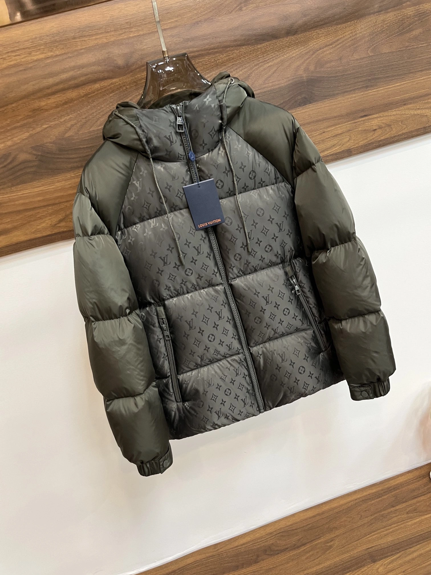BestValue Louis Vuitton Down Jackets 139476