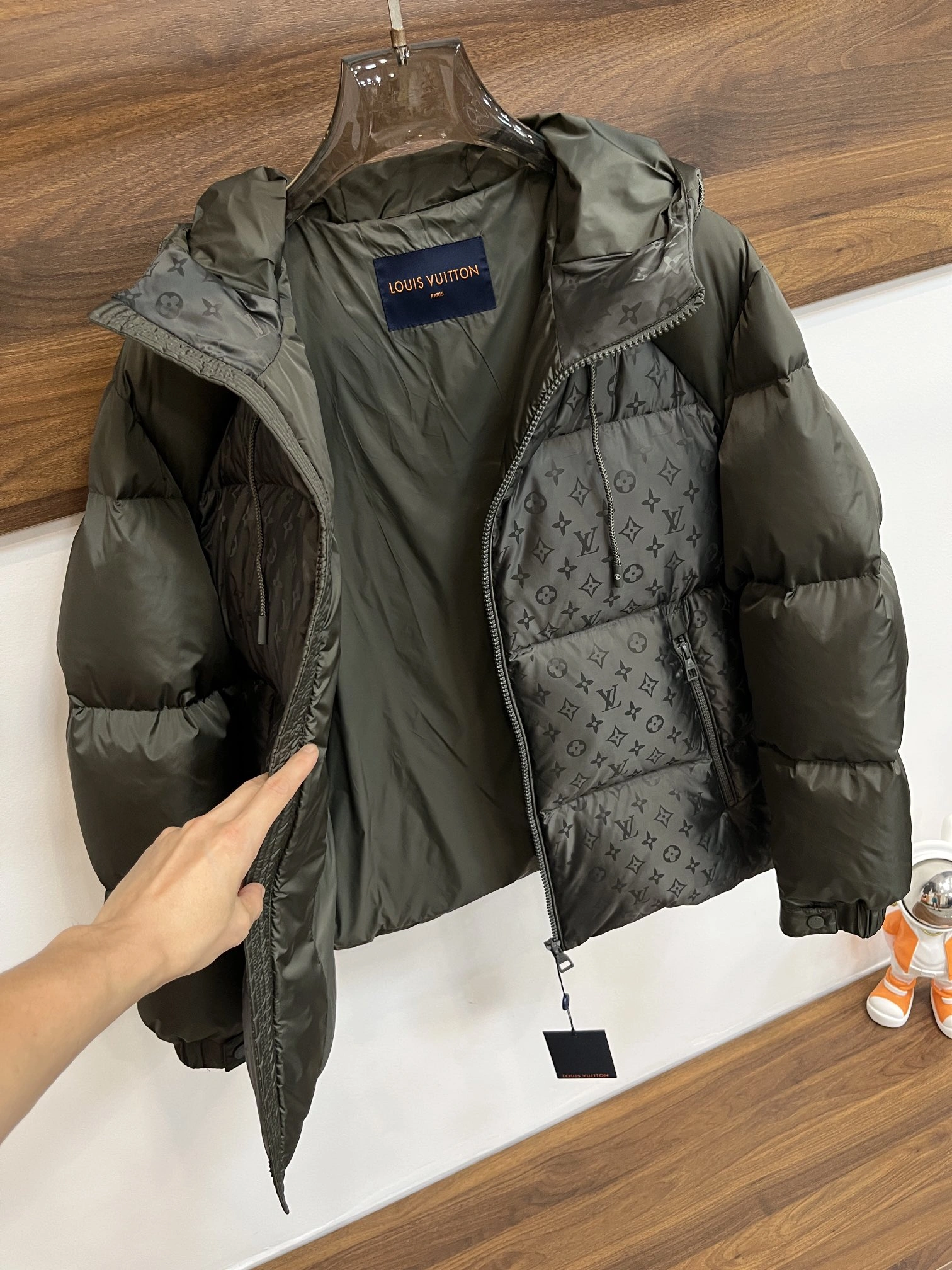 BestValue Louis Vuitton Down Jackets 139476