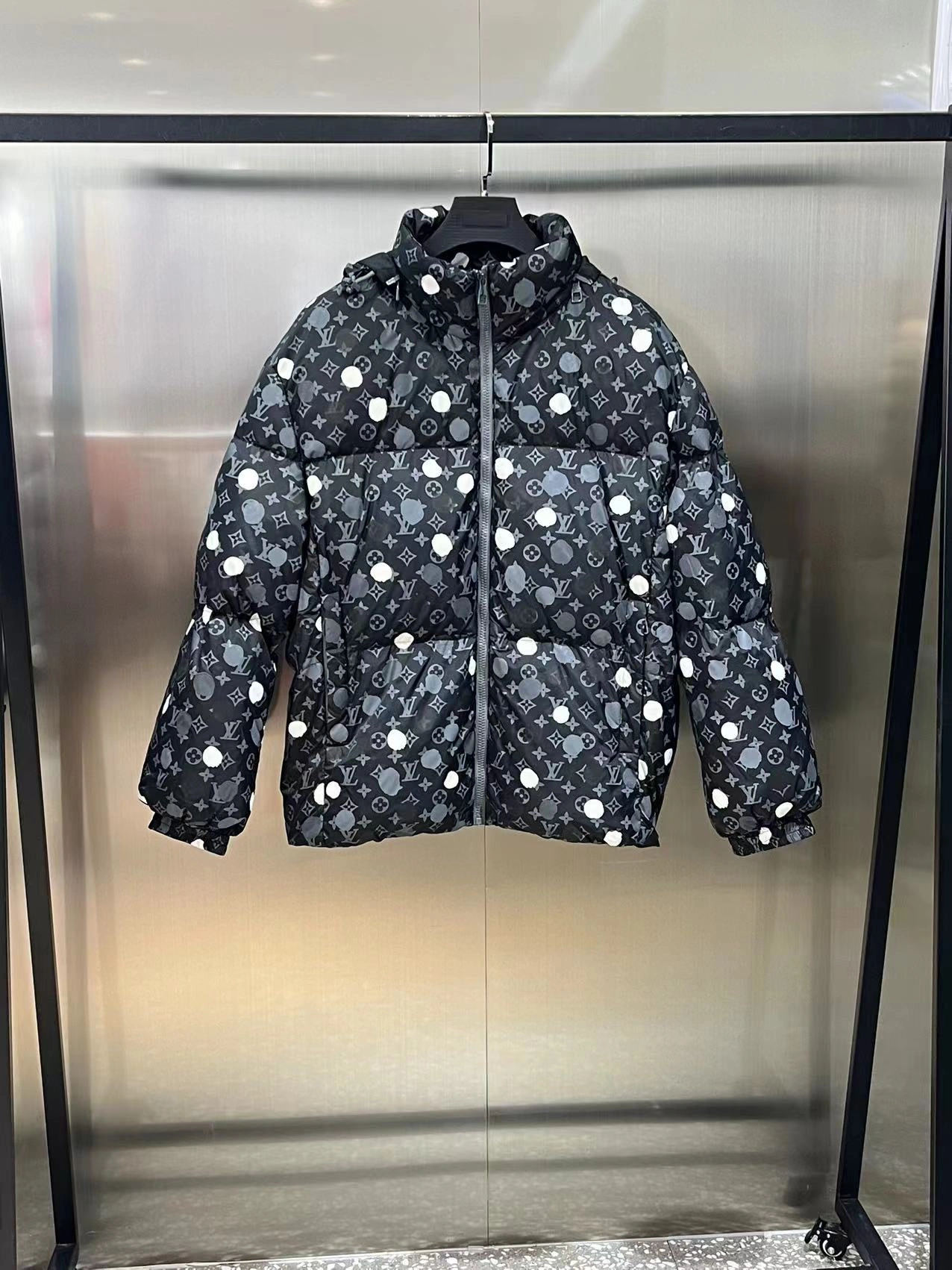 Louis Vuitton Down Jackets Unique 139457