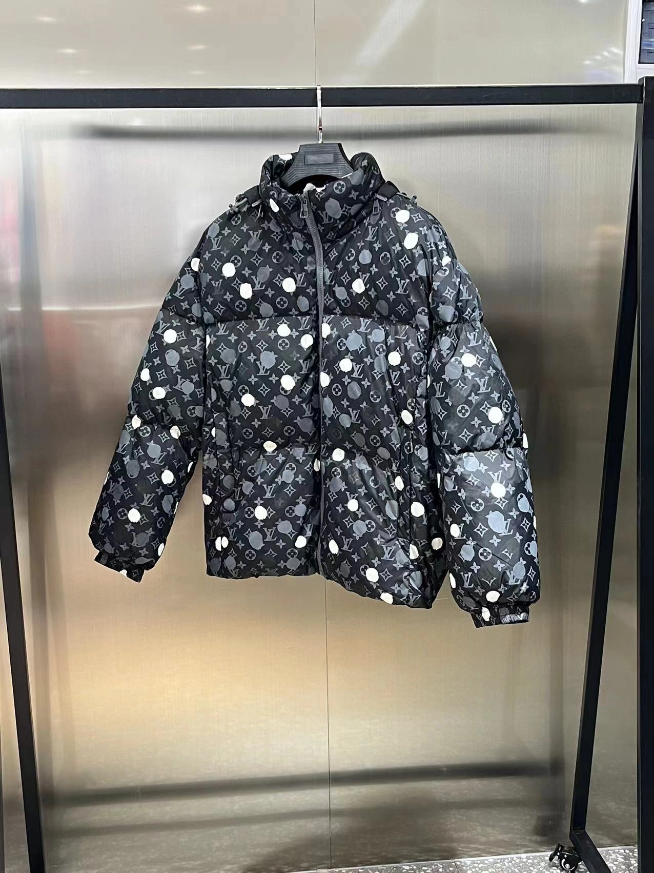Louis Vuitton Down Jackets Unique 139457