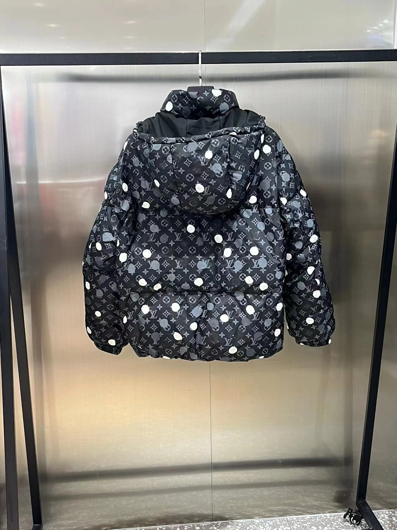Louis Vuitton Down Jackets Unique 139457
