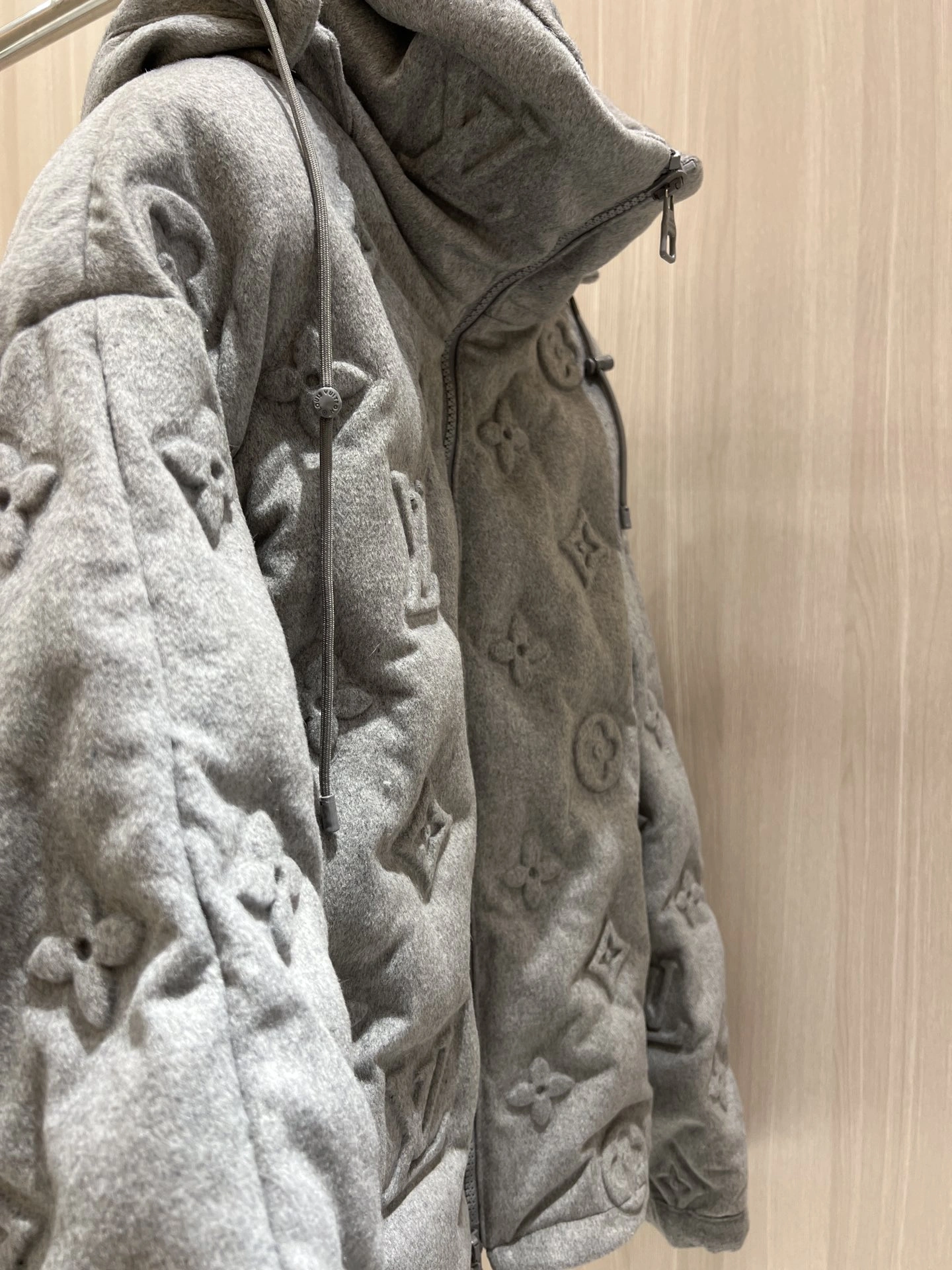 Thermal Louis Vuitton Down Jackets 139449