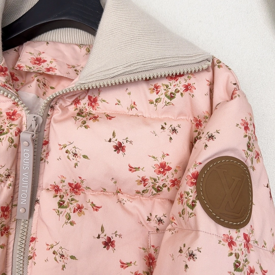 Stylish Louis Vuitton Down Jackets 139454