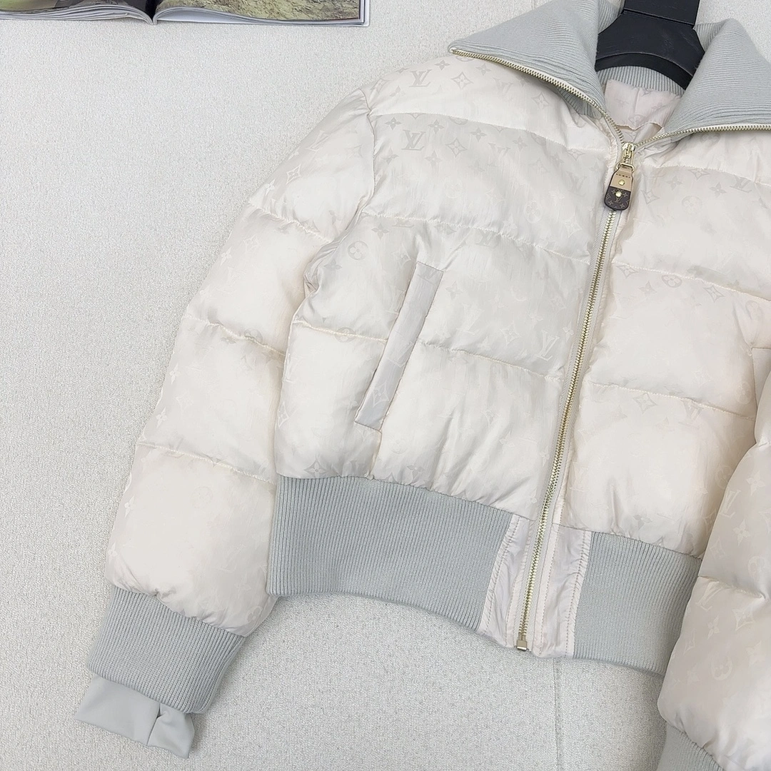 Louis Vuitton Down Jackets Effortless 139447