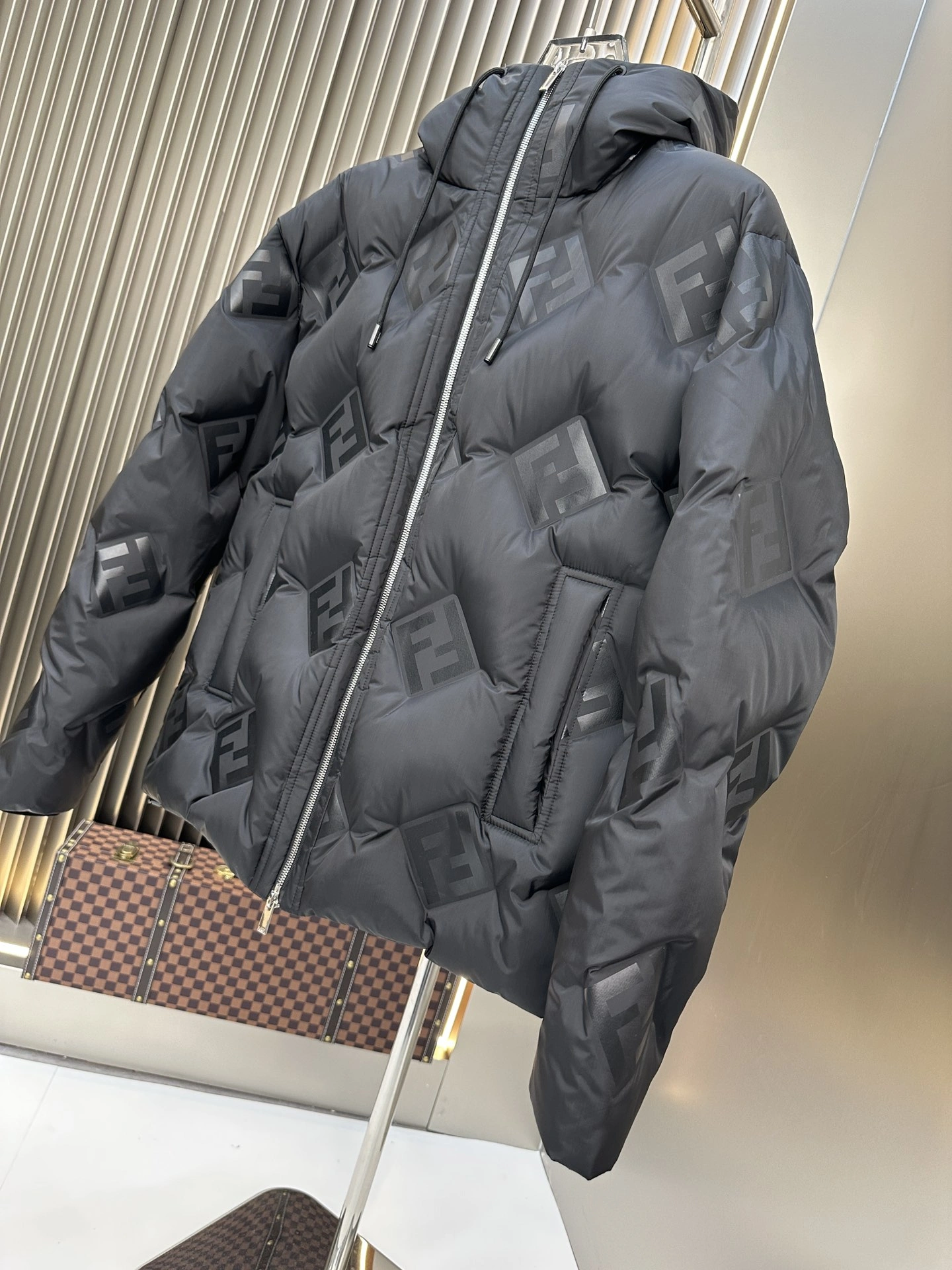Fashionable Louis Vuitton Down Jackets 139446