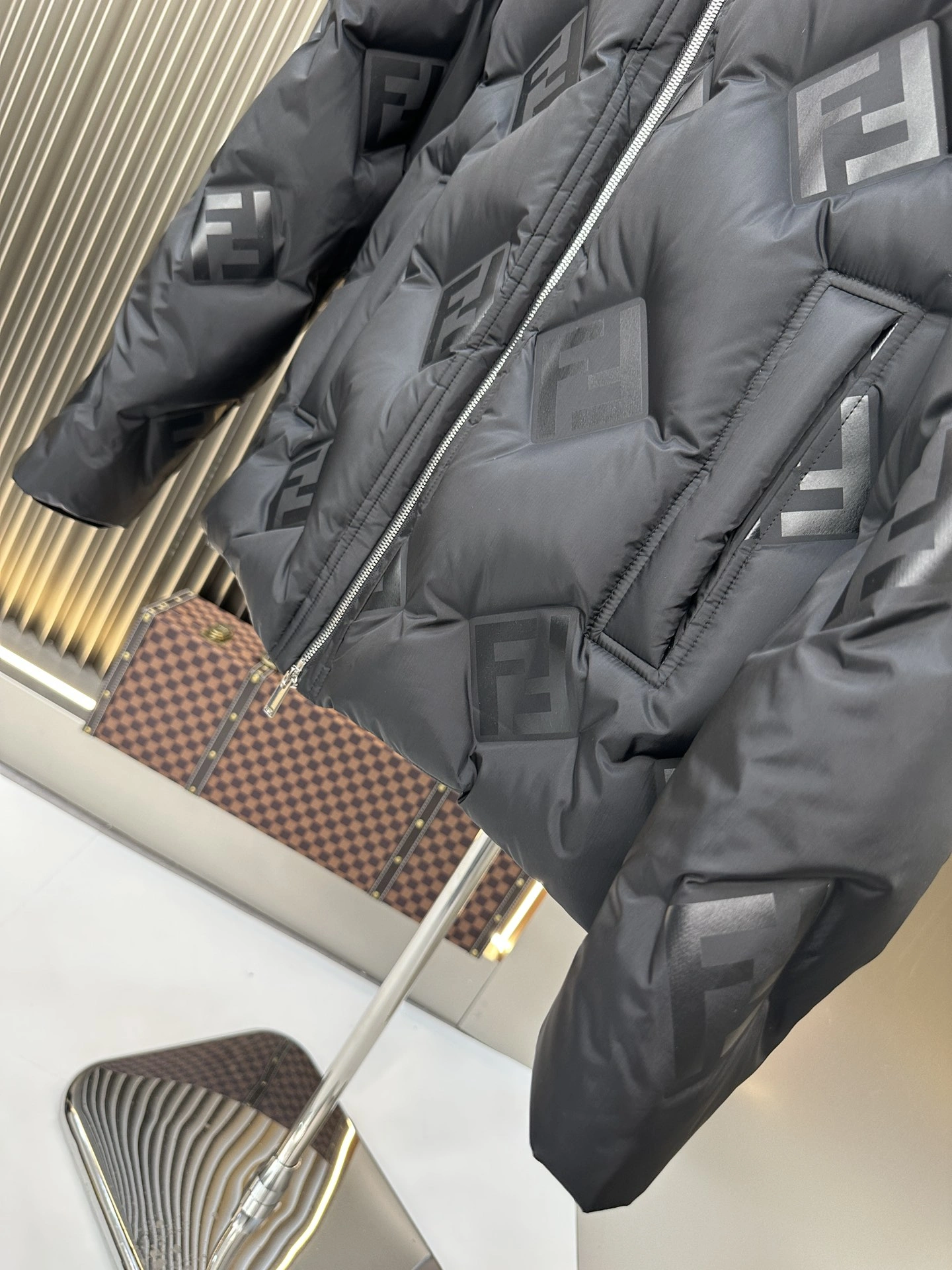 Fashionable Louis Vuitton Down Jackets 139446
