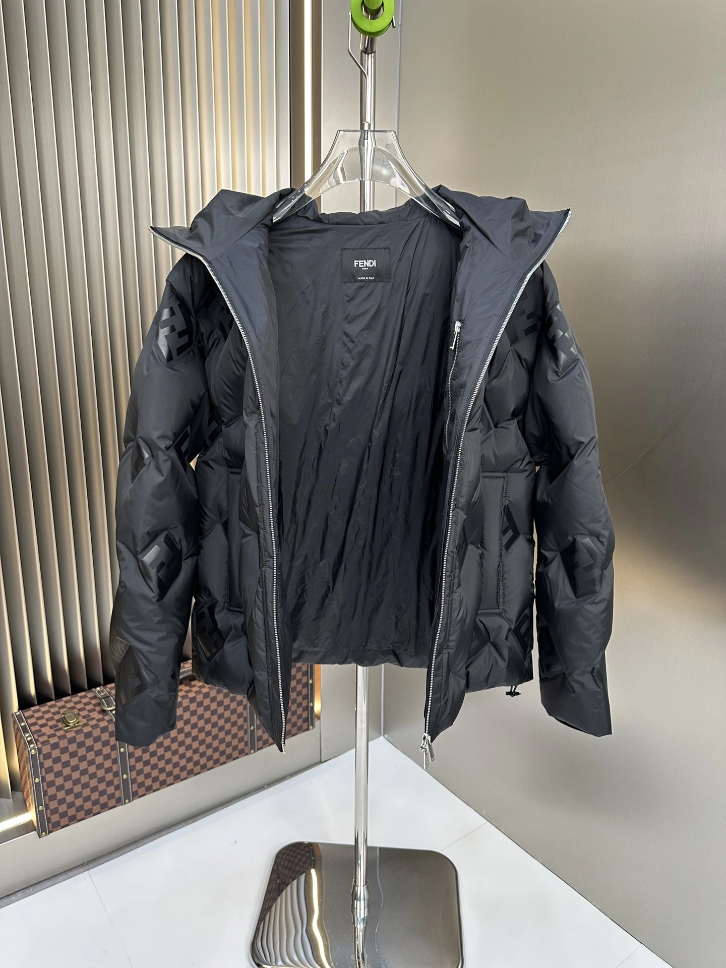 Fashionable Louis Vuitton Down Jackets 139446