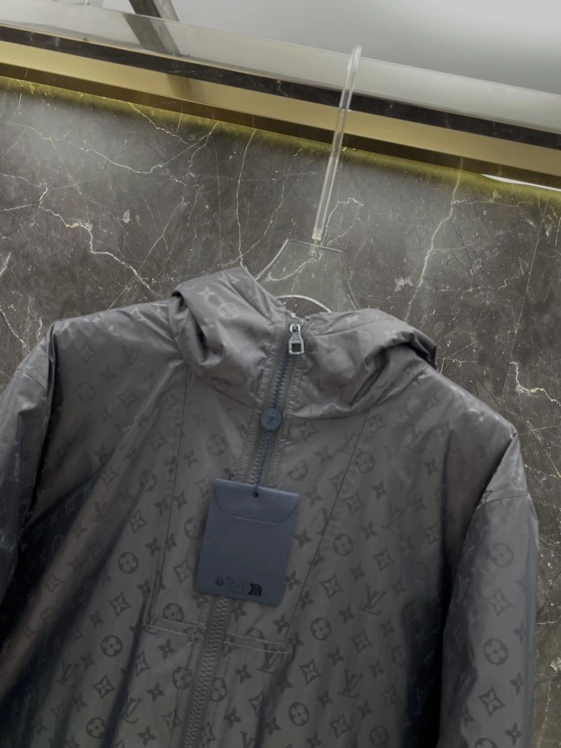 Functional Louis Vuitton Down Jackets 139363