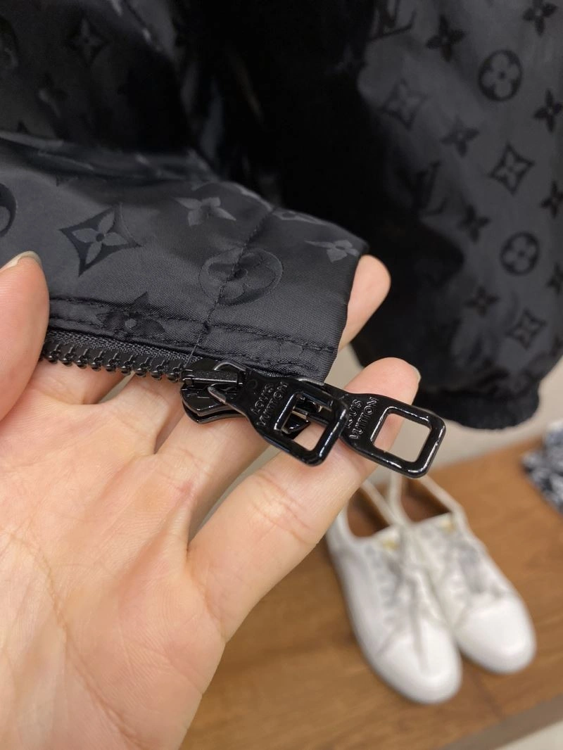 Stretchable Louis Vuitton Down Jackets 139277