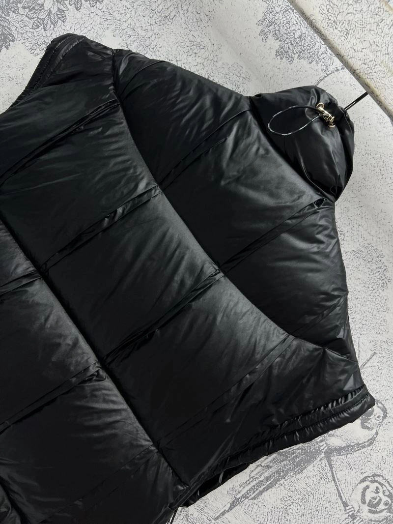 Louis Vuitton Down Jackets Sporty 139270