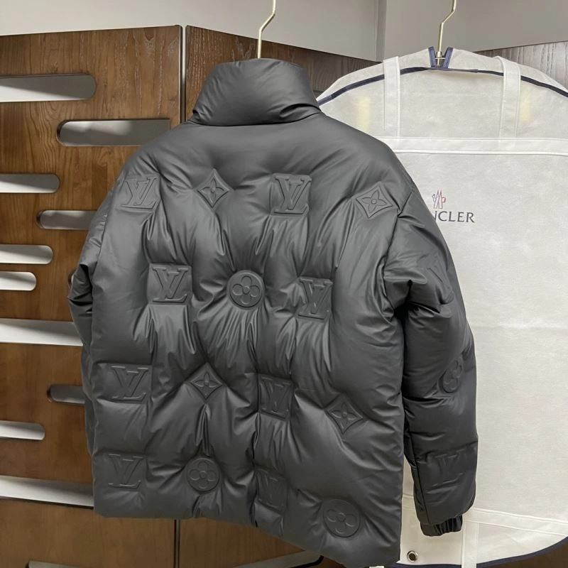 Louis Vuitton Down Jackets Sporty 139263