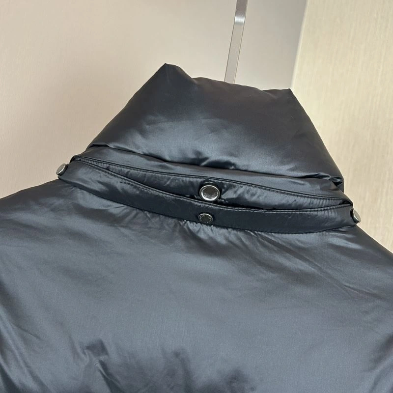 Sustainable Louis Vuitton Down Jackets 139257