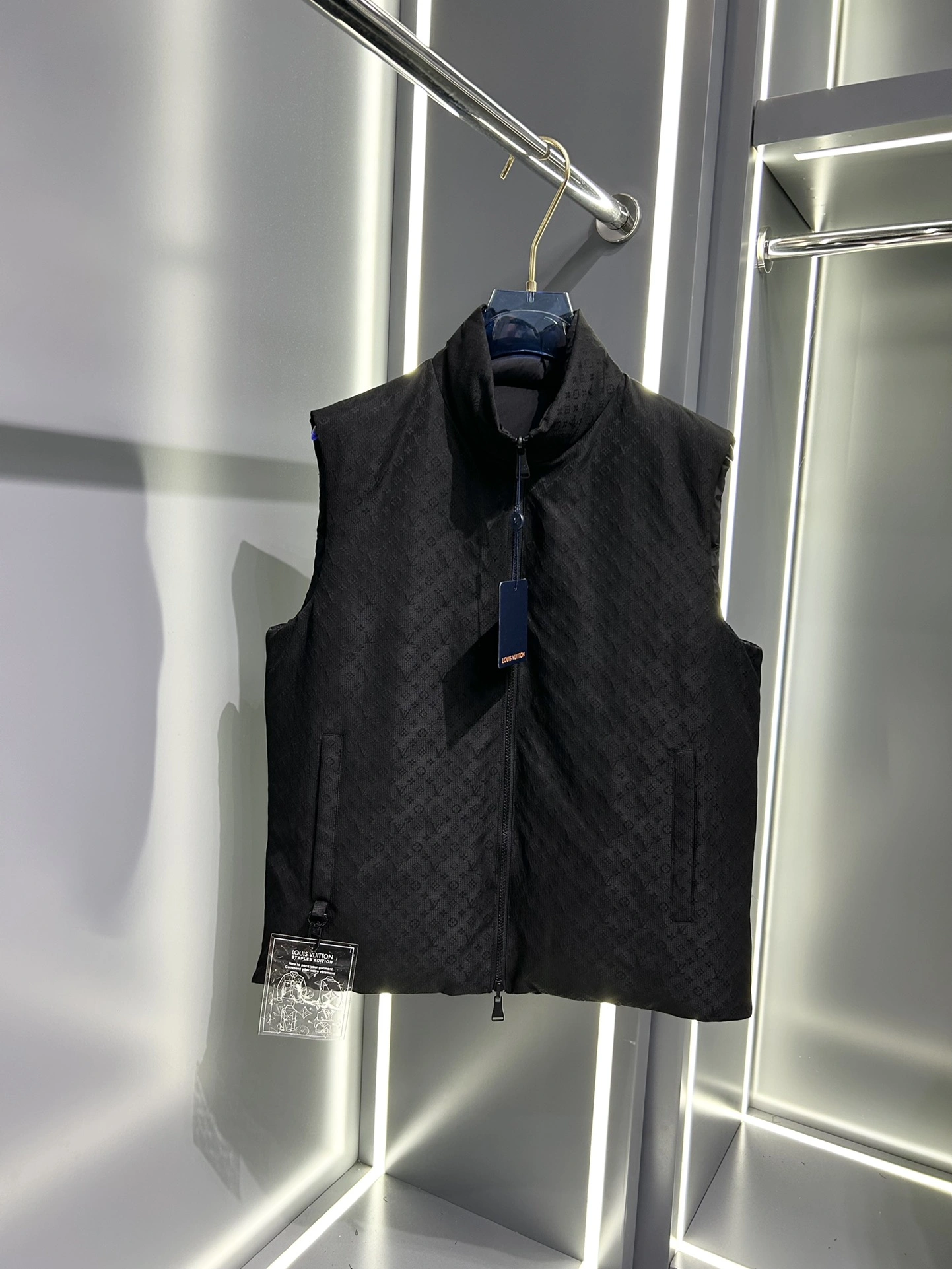 Louis Vuitton Down Jackets Upgraded 139438