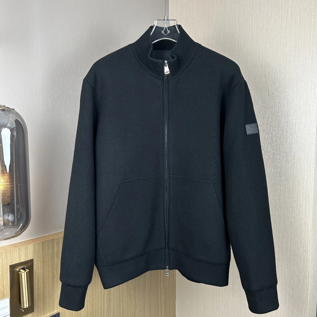 Youthful Louis Vuitton Down Jackets 139425