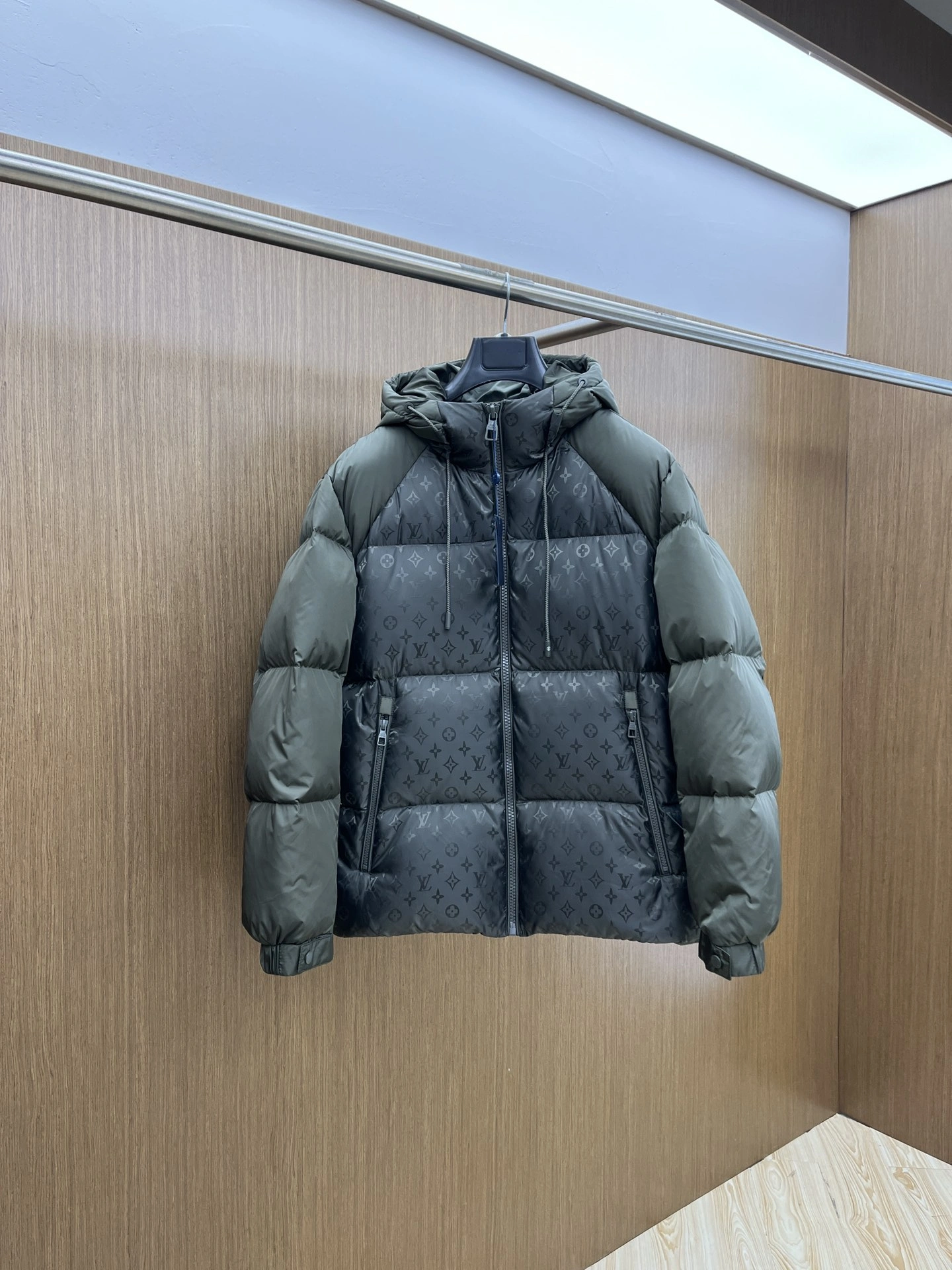 Louis Vuitton Down Jackets Lightweight 139434