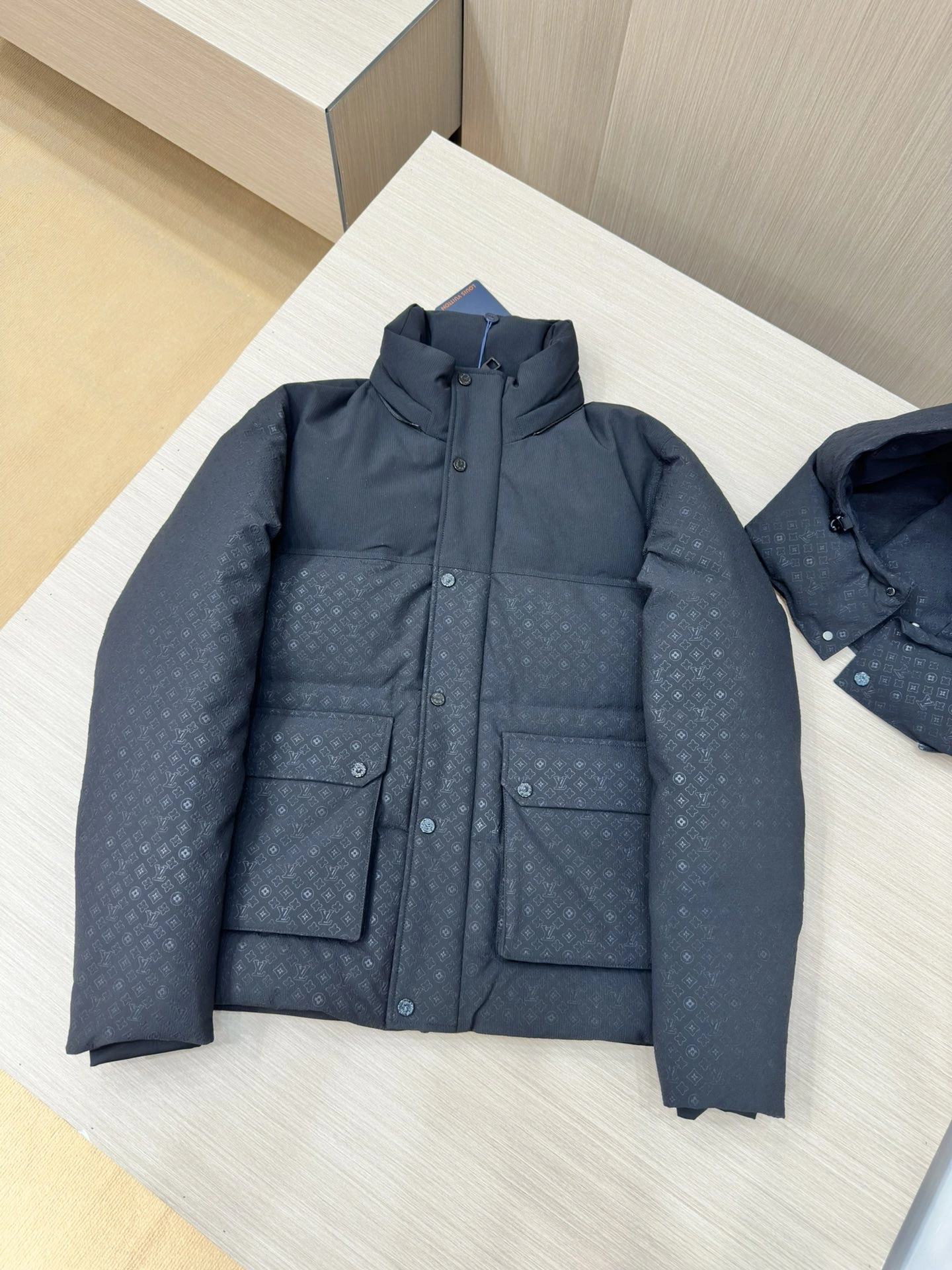 Bright Louis Vuitton Down Jackets 139428