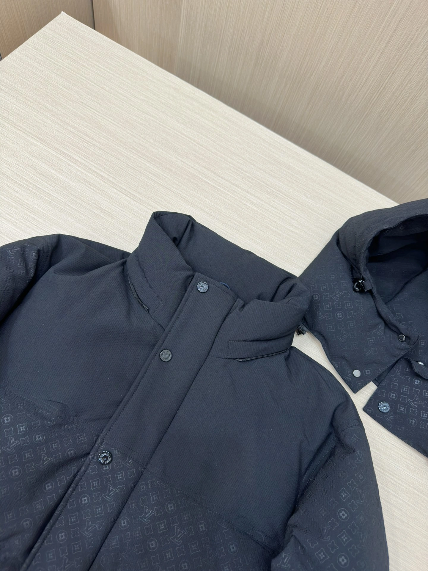 Bright Louis Vuitton Down Jackets 139428