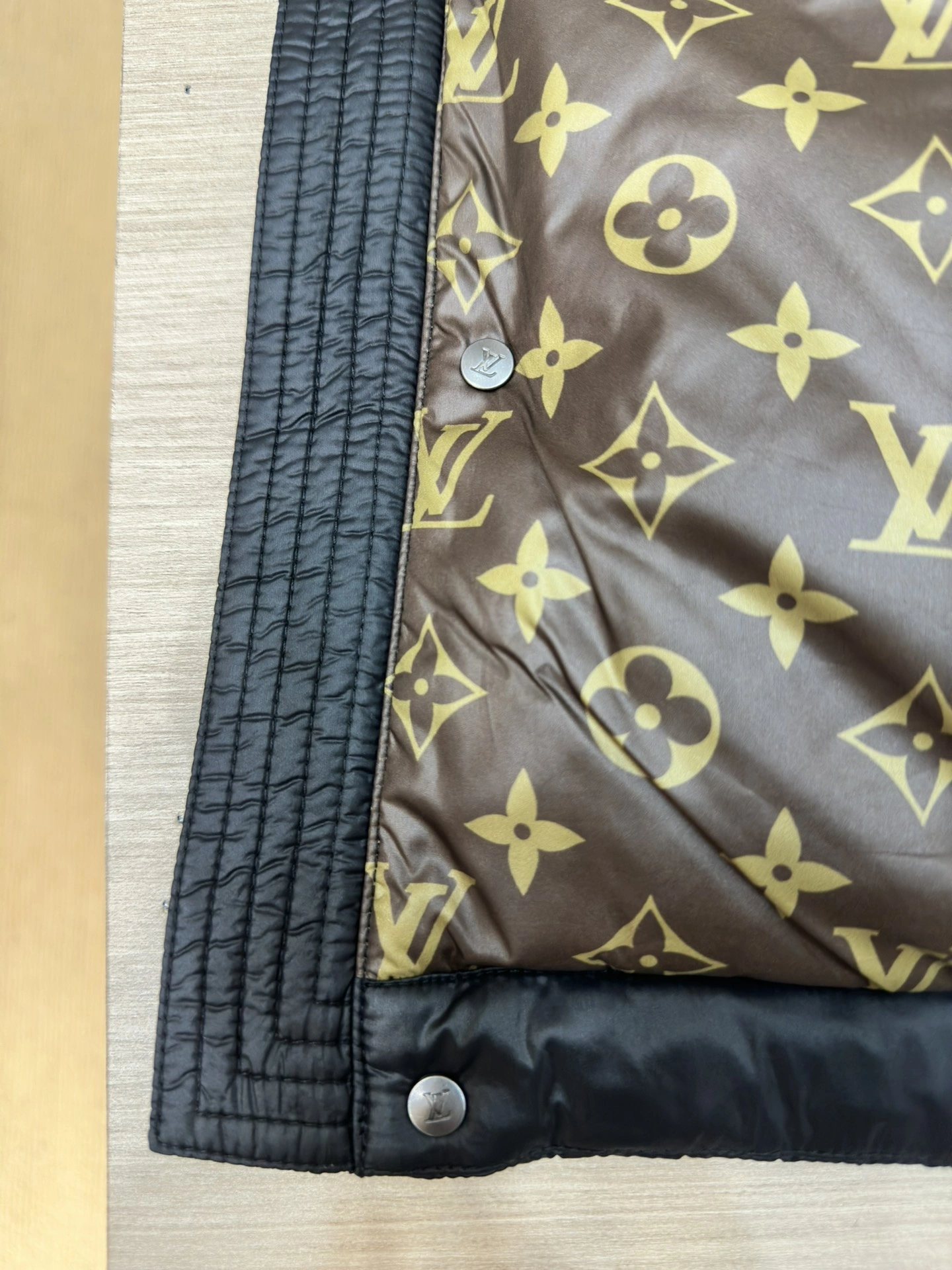 Neat Louis Vuitton Down Jackets 139430