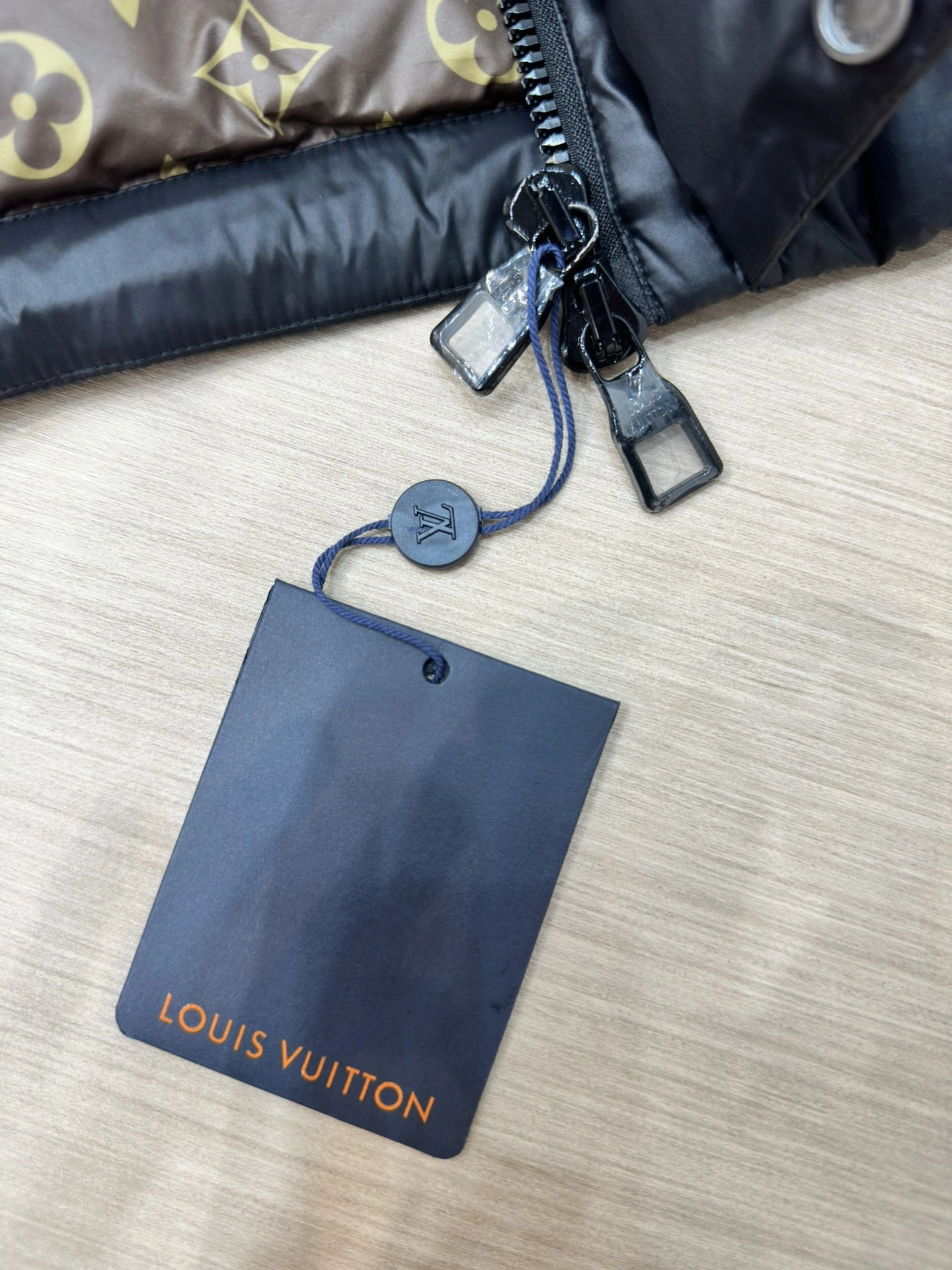Neat Louis Vuitton Down Jackets 139430