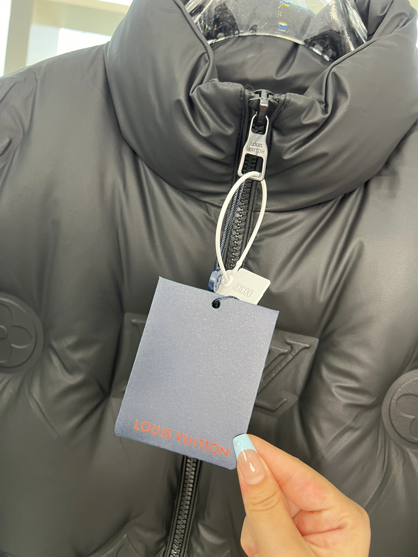 Attractive Louis Vuitton Down Jackets 139432