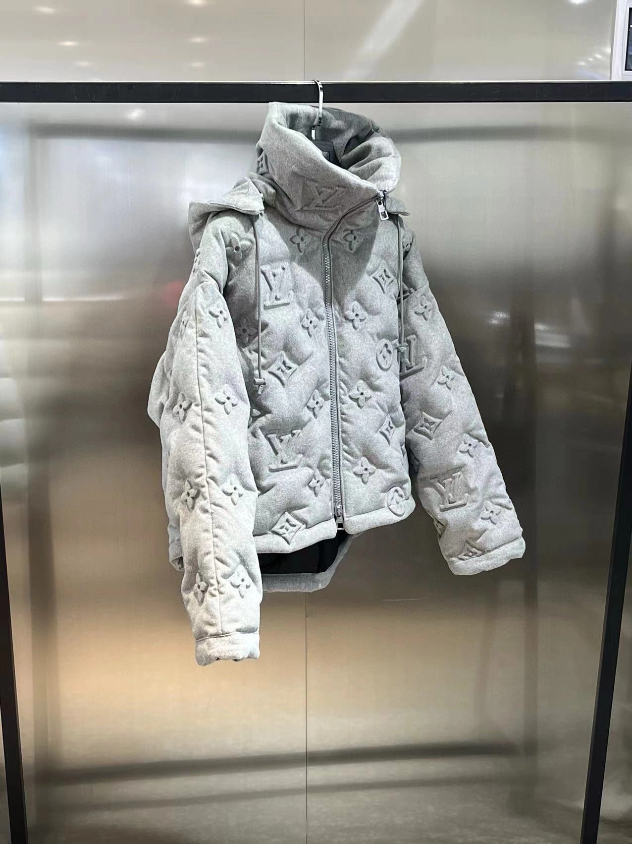 Louis Vuitton Down Jackets Affordable 139419