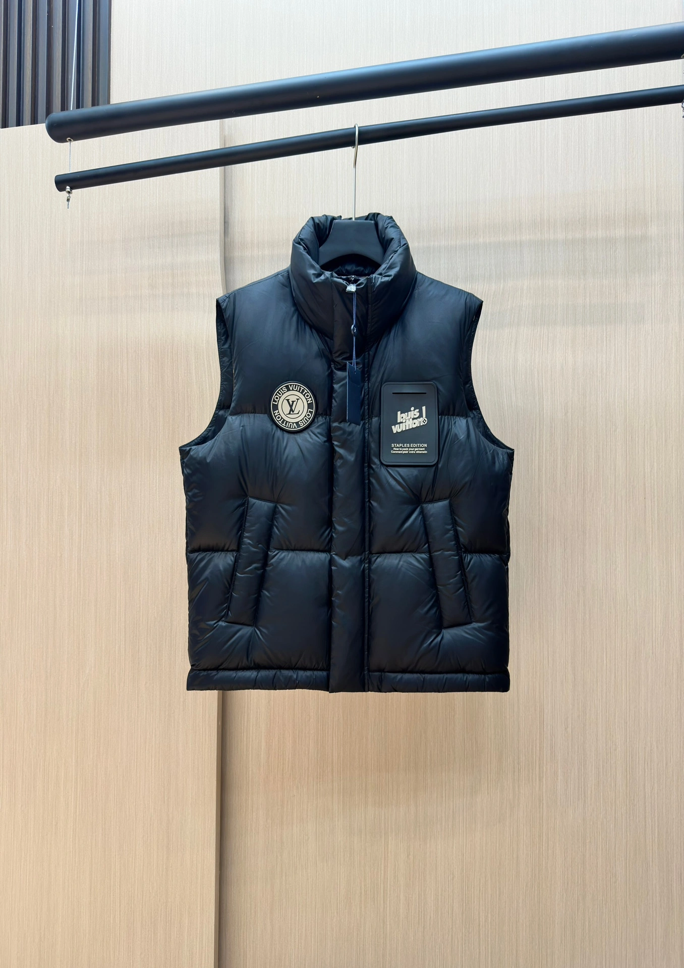 Supportive Louis Vuitton Down Jackets 139421