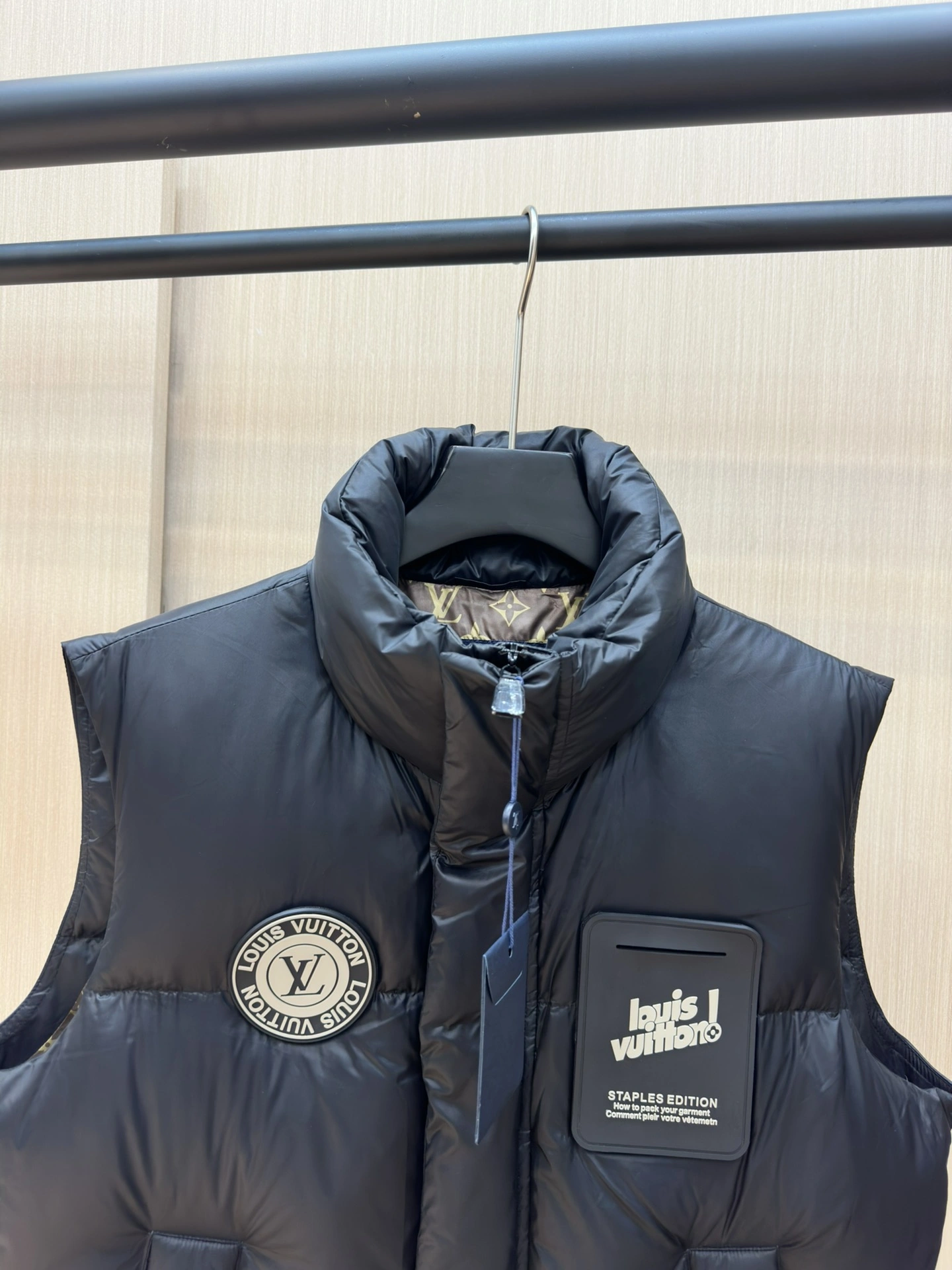 Supportive Louis Vuitton Down Jackets 139421