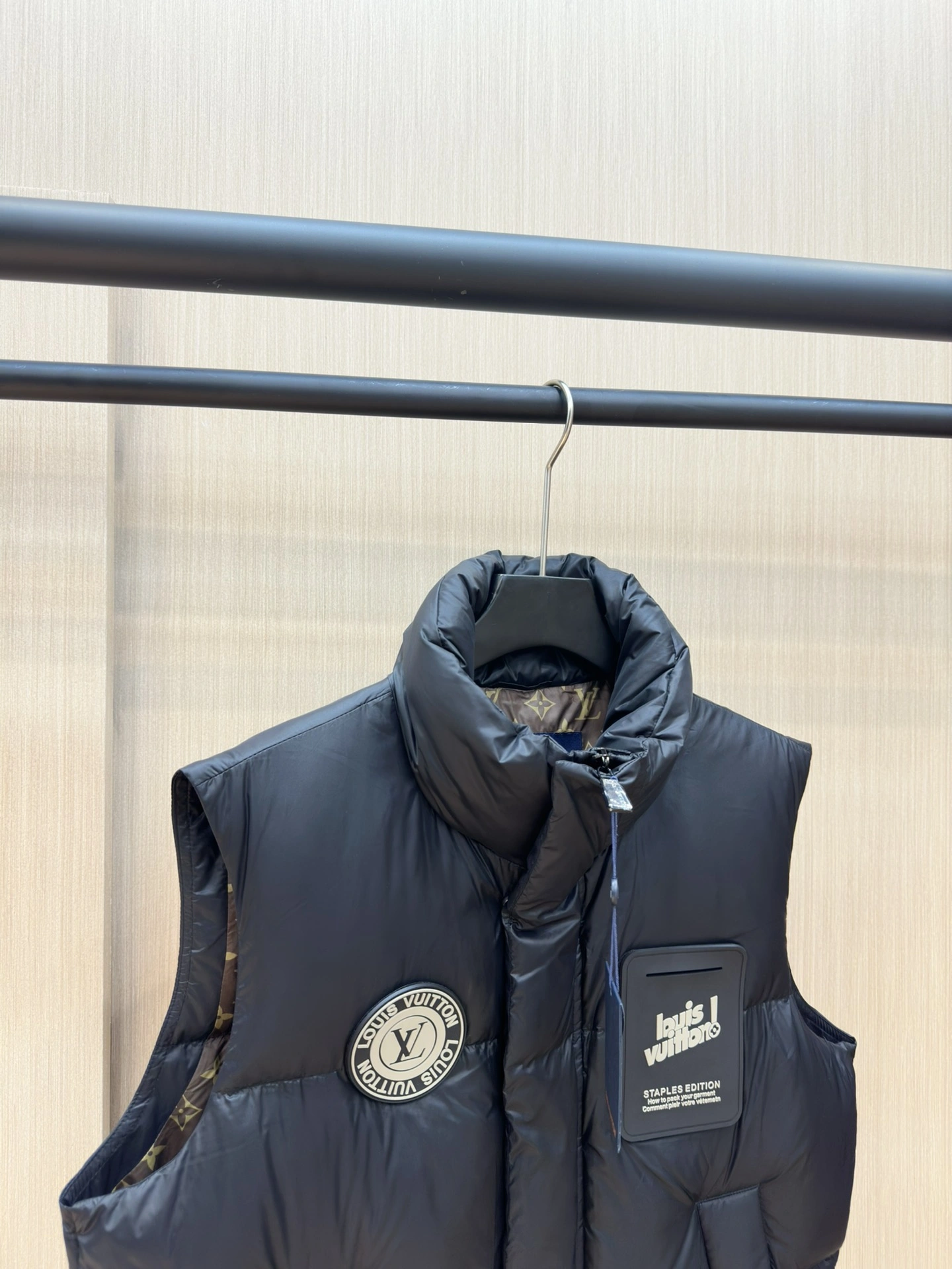 Supportive Louis Vuitton Down Jackets 139421