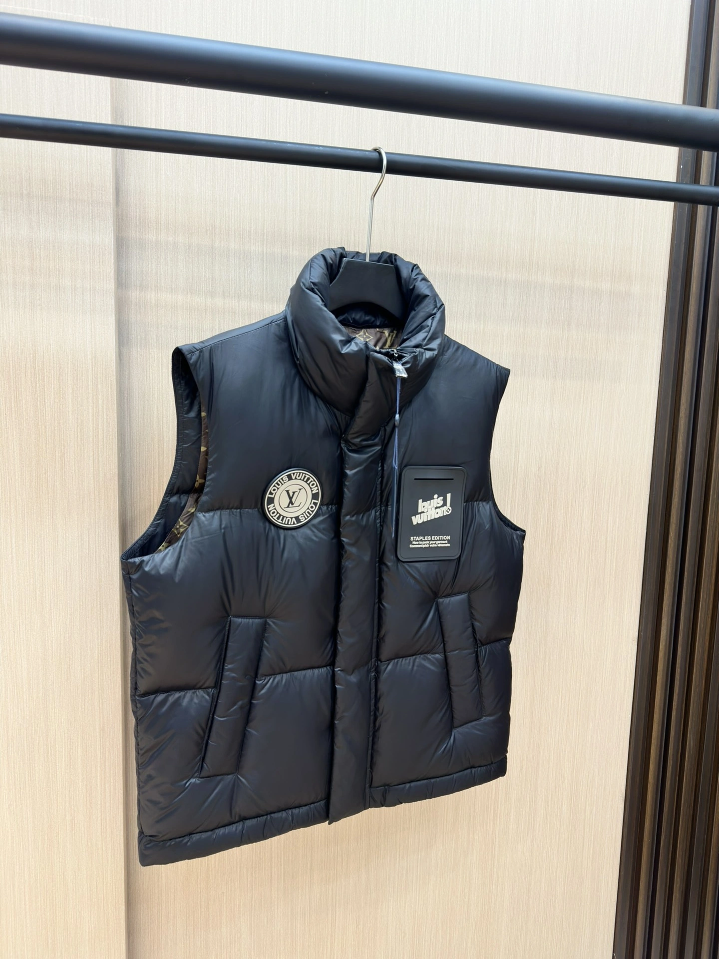 Supportive Louis Vuitton Down Jackets 139421