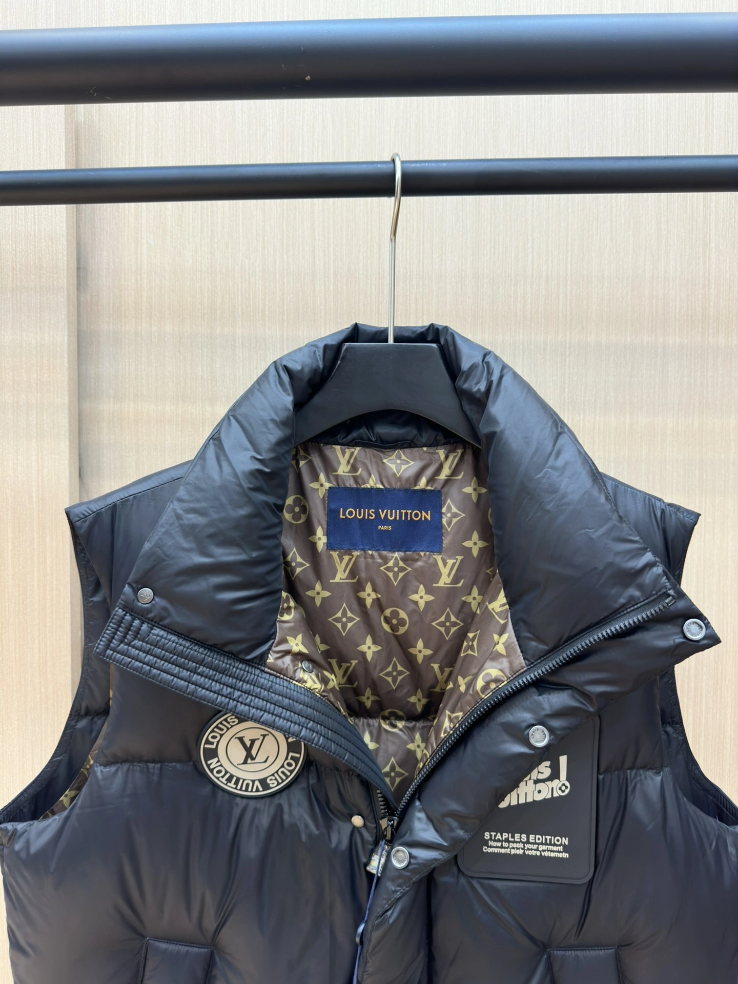 Supportive Louis Vuitton Down Jackets 139421